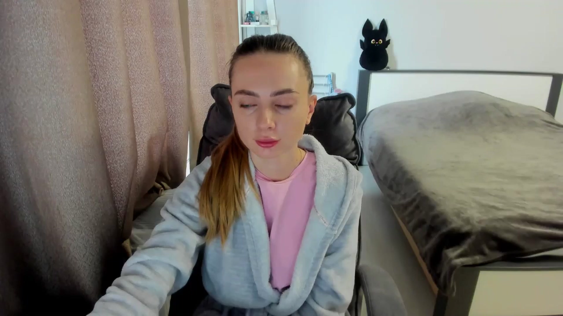 Gallery image thumbnail from Iam_Sasha's myfreecams stream on, 10/04/2025, 10:01 image 3 of 20