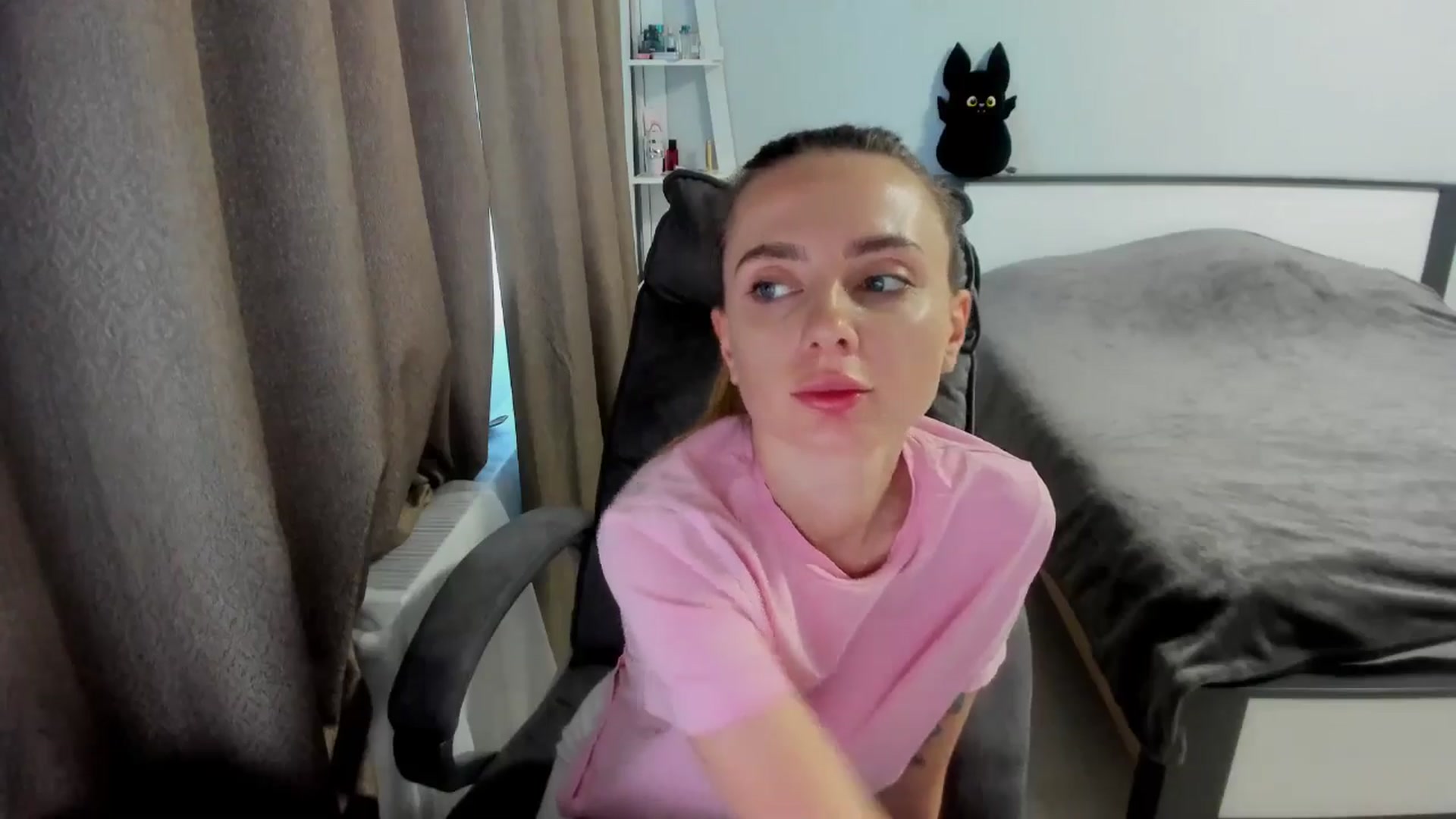 Gallery image thumbnail from Iam_Sasha's myfreecams stream on, 10/04/2025, 14:23 image 7 of 20