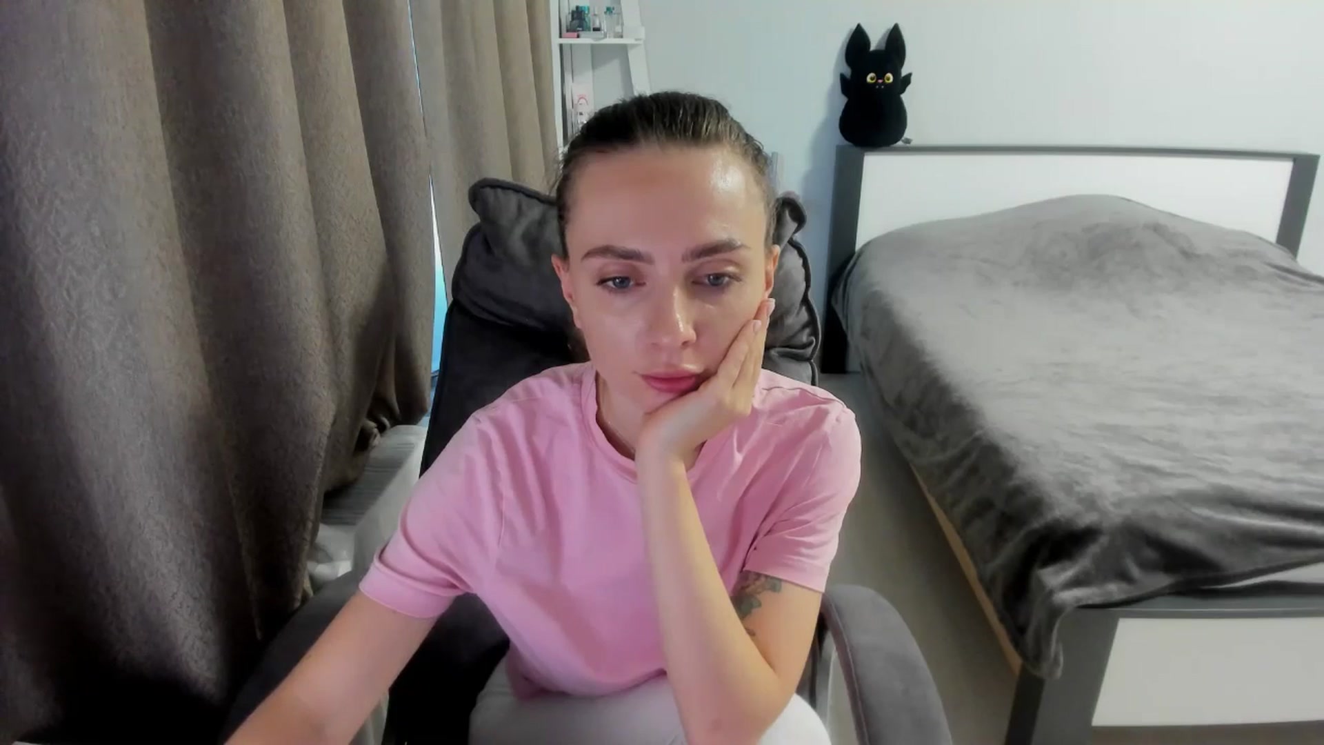 Gallery image thumbnail from Iam_Sasha's myfreecams stream on, 10/04/2025, 14:23 image 15 of 20