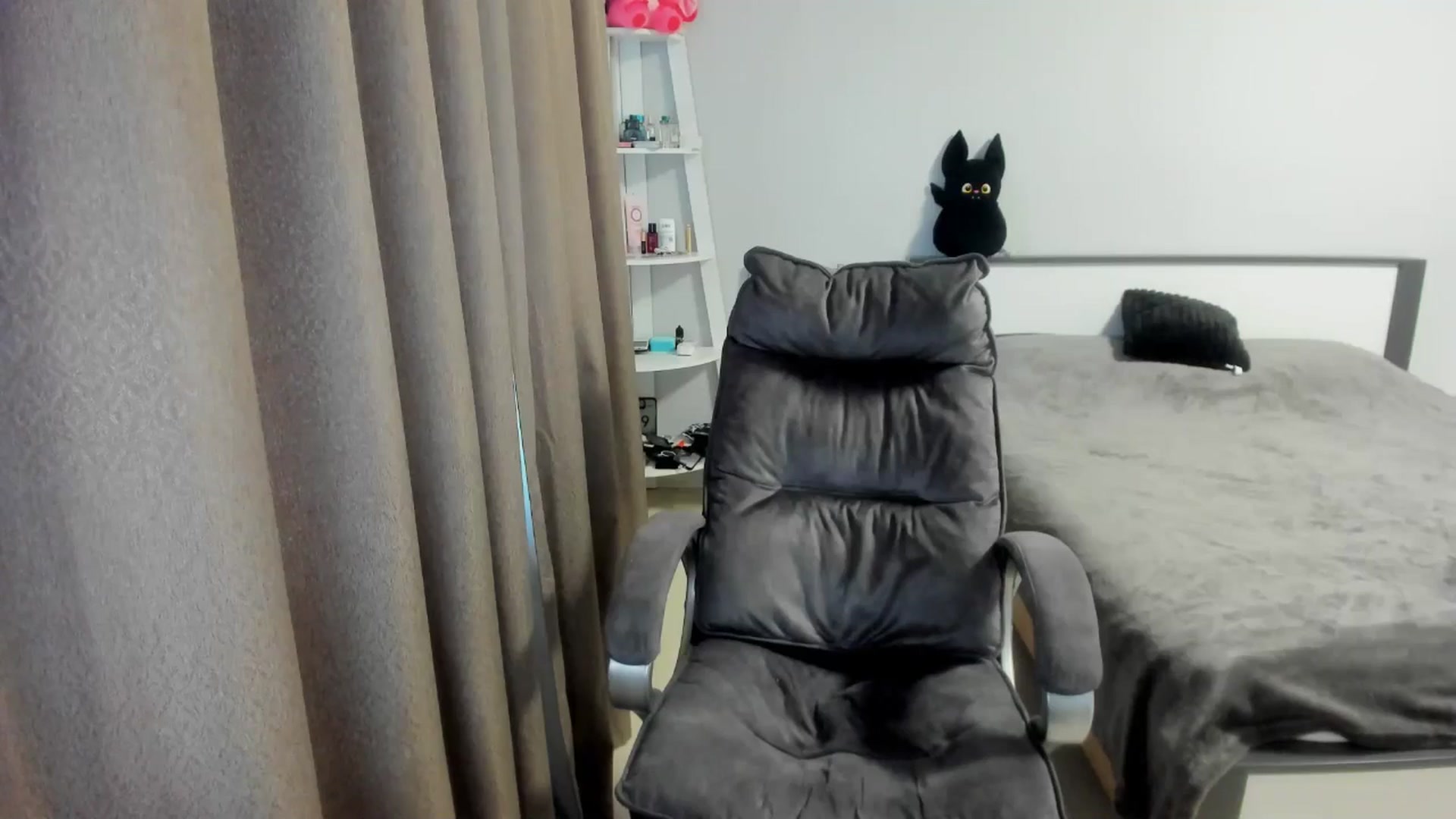 Gallery image thumbnail from Iam_Sasha's myfreecams stream on, 10/07/2025, 14:09 image 10 of 20