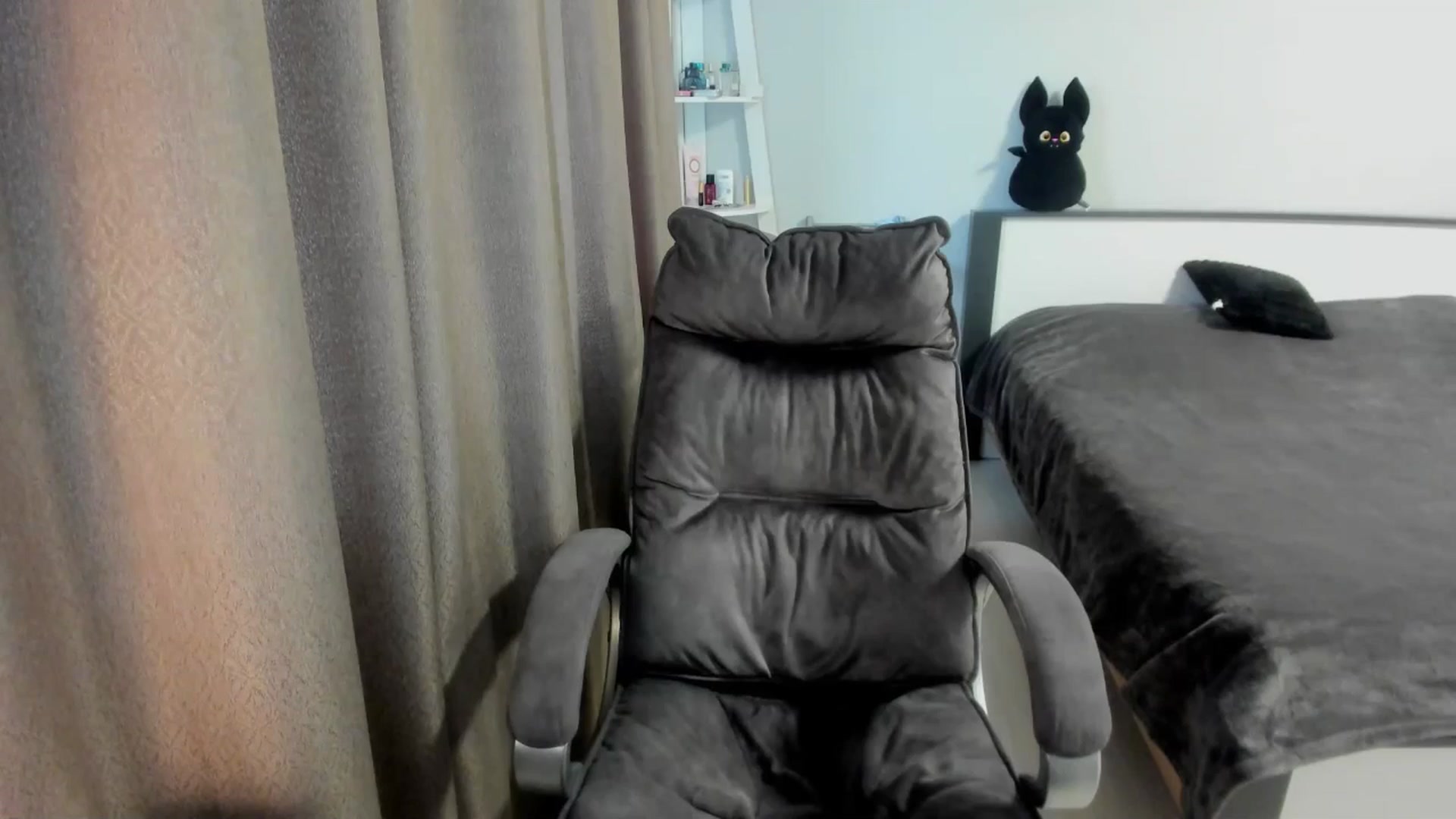Gallery image thumbnail from Iam_Sasha's myfreecams stream on, 10/09/2025, 11:47 image 15 of 20