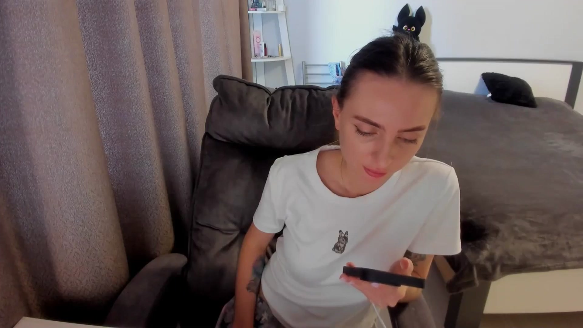 Gallery image thumbnail from Iam_Sasha's myfreecams stream on, 10/12/2025, 13:33 image 5 of 20