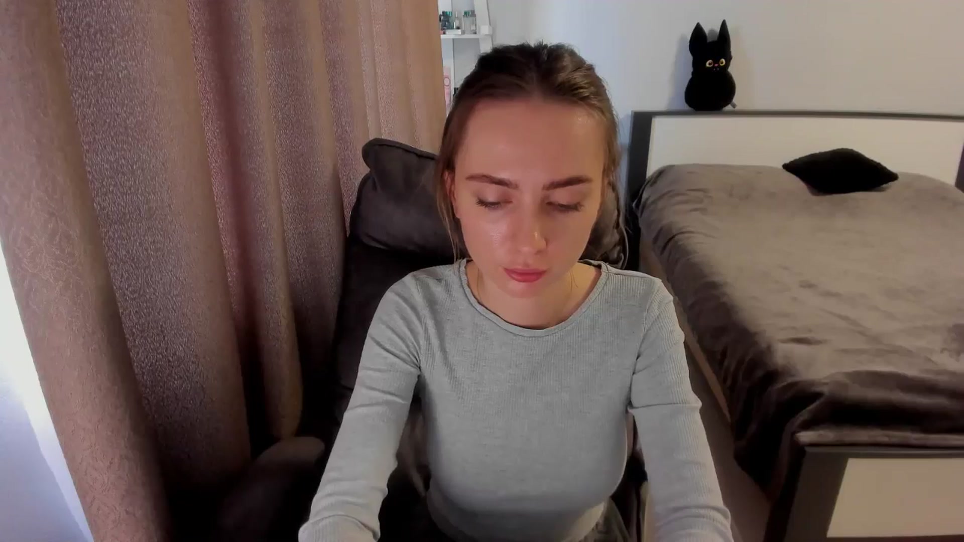 Gallery image thumbnail from Iam_Sasha's myfreecams stream on, 10/14/2025, 14:10 image 6 of 20