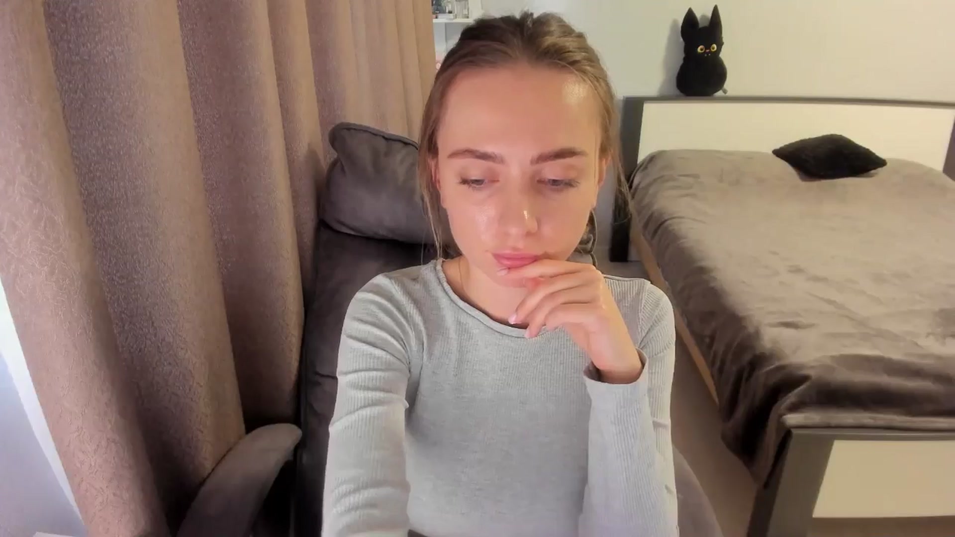 Gallery image thumbnail from Iam_Sasha's myfreecams stream on, 10/14/2025, 14:10 image 18 of 20