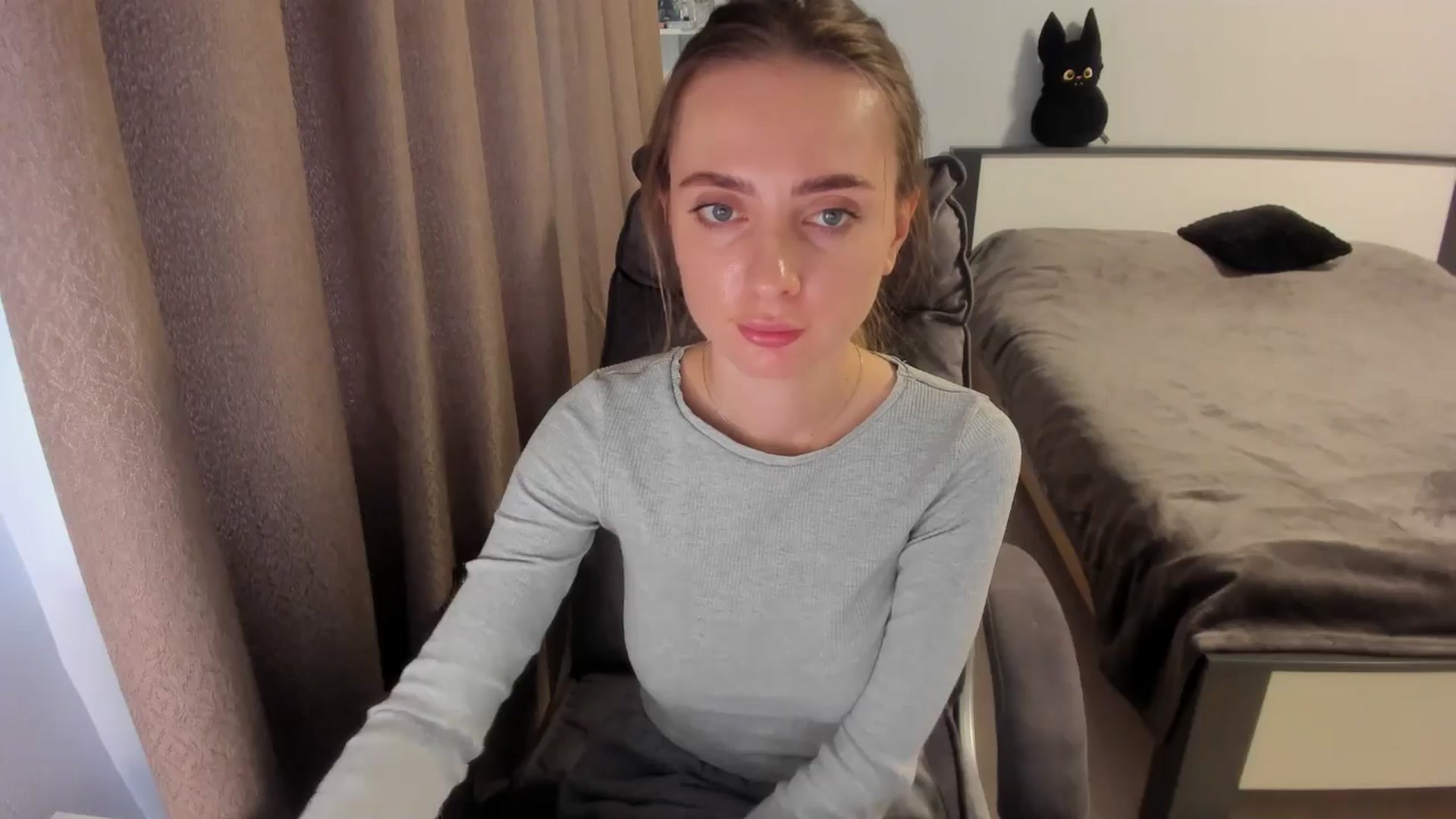 Gallery image thumbnail from Iam_Sasha's myfreecams stream on, 10/14/2025, 14:10 image 19 of 20