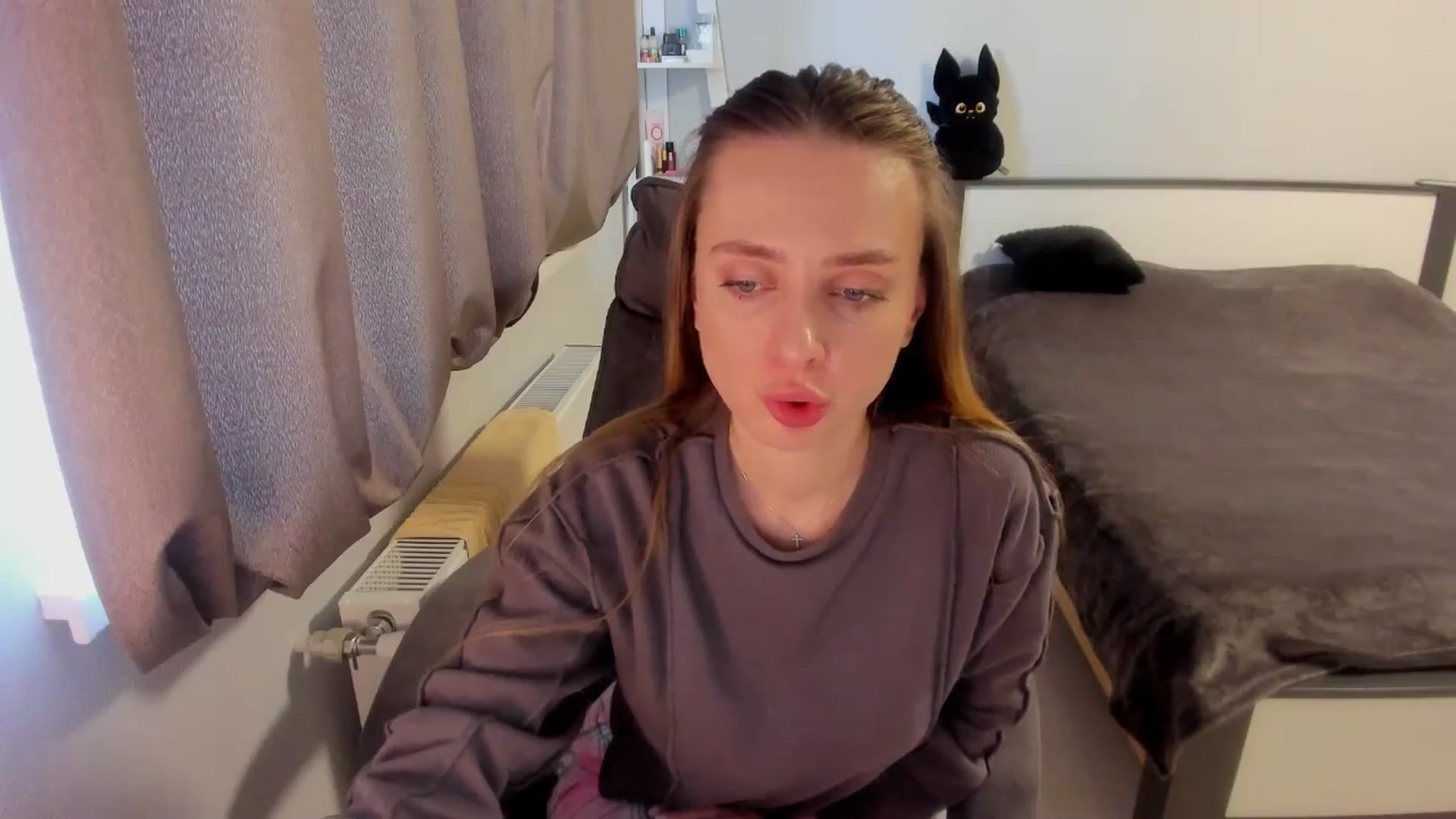 Gallery image thumbnail from Iam_Sasha's myfreecams stream on, 10/28/2025, 10:53 image 9 of 20