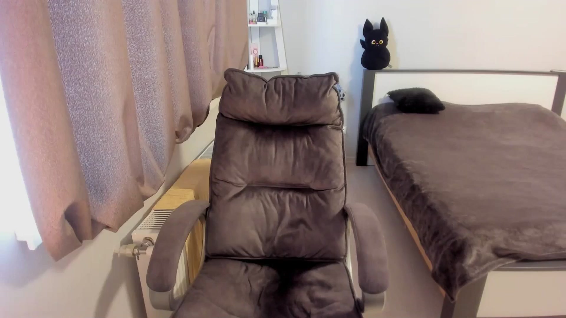 Gallery image thumbnail from Iam_Sasha's myfreecams stream on, 10/28/2025, 10:53 image 11 of 20