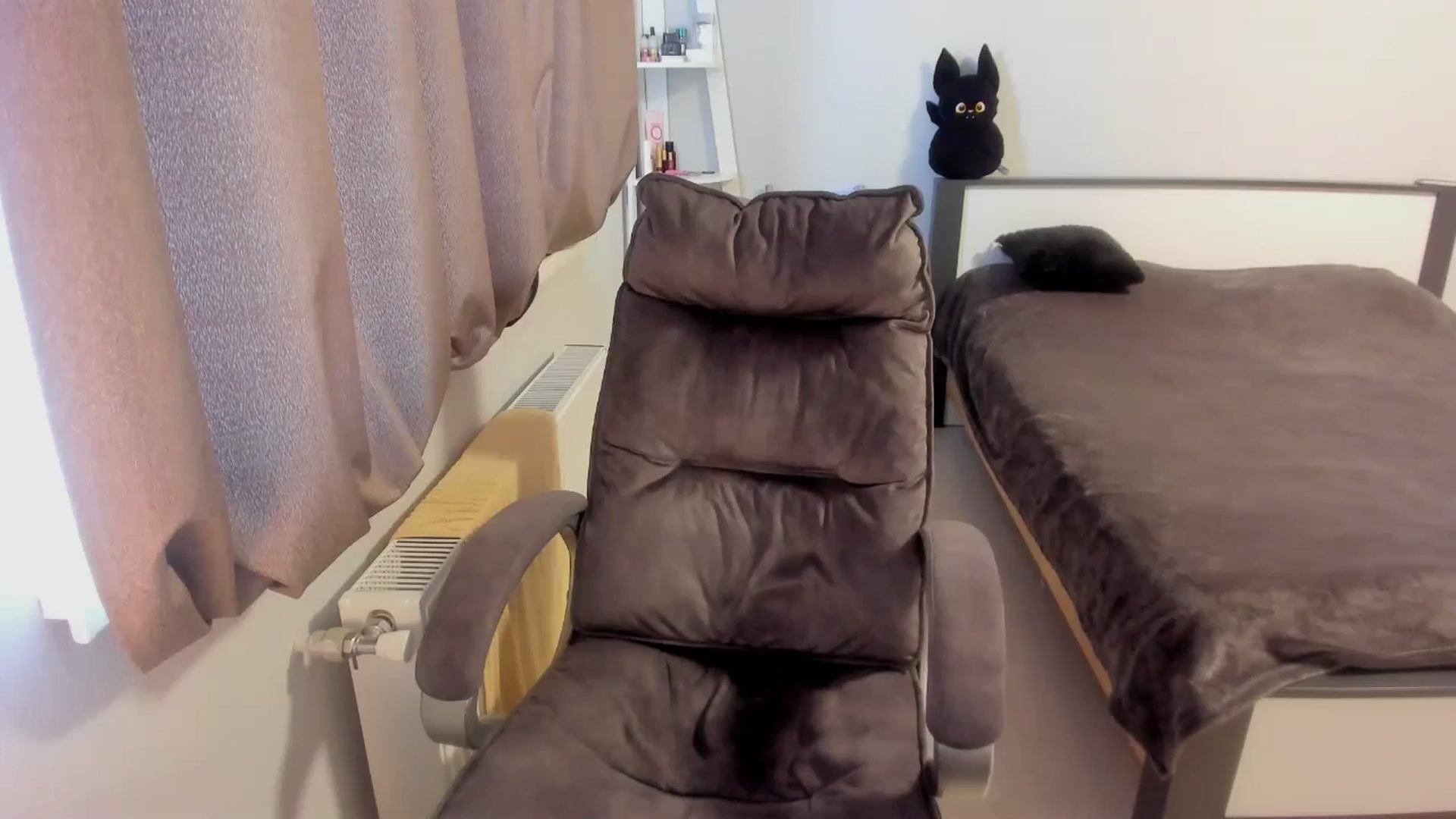 Gallery image thumbnail from Iam_Sasha's myfreecams stream on, 10/28/2025, 10:53 image 4 of 20