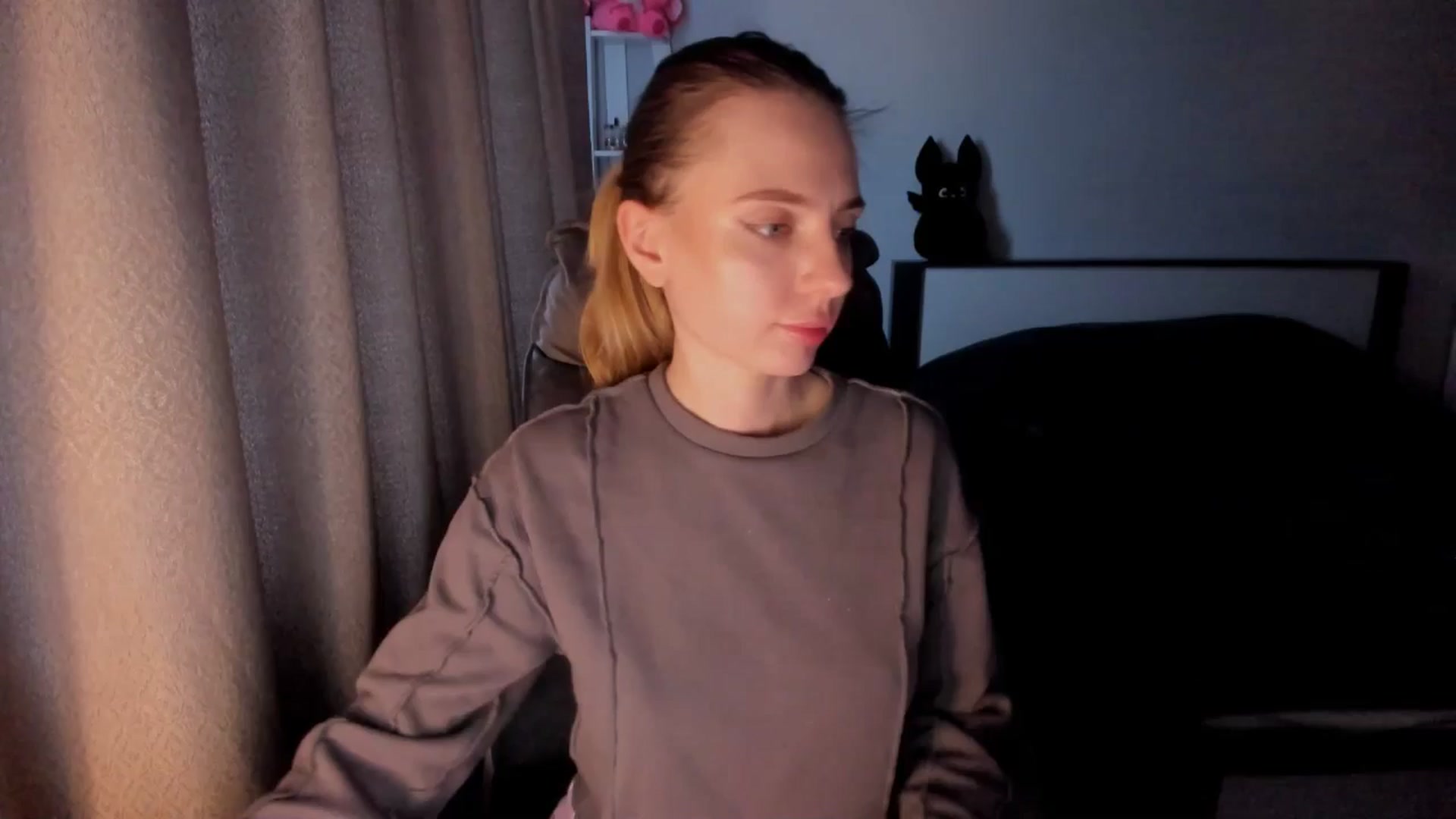 Gallery image thumbnail from Iam_Sasha's myfreecams stream on, 11/09/2025, 11:18 image 7 of 20