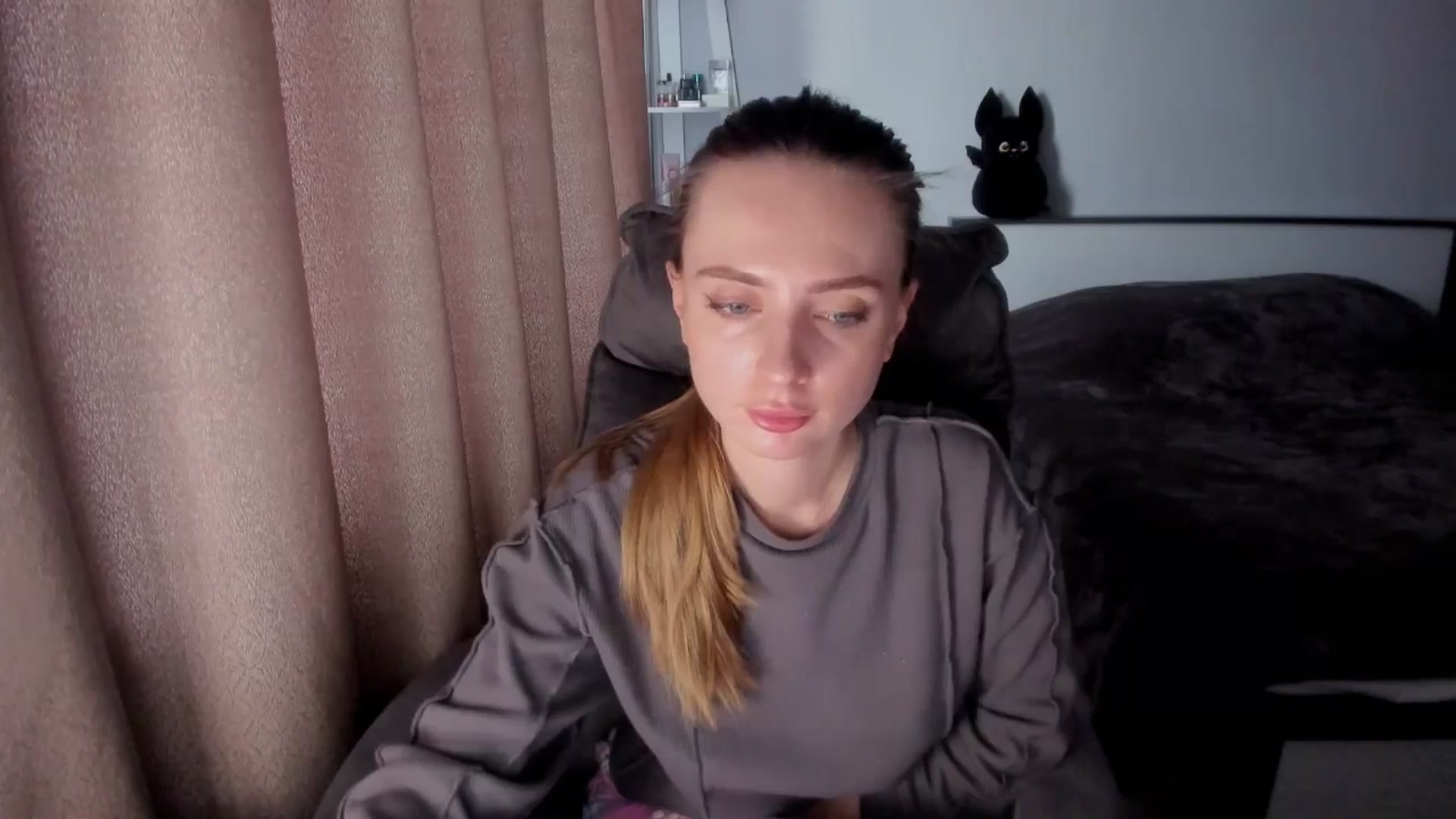 Gallery image thumbnail from Iam_Sasha's myfreecams stream on, 11/09/2025, 12:35 image 7 of 20