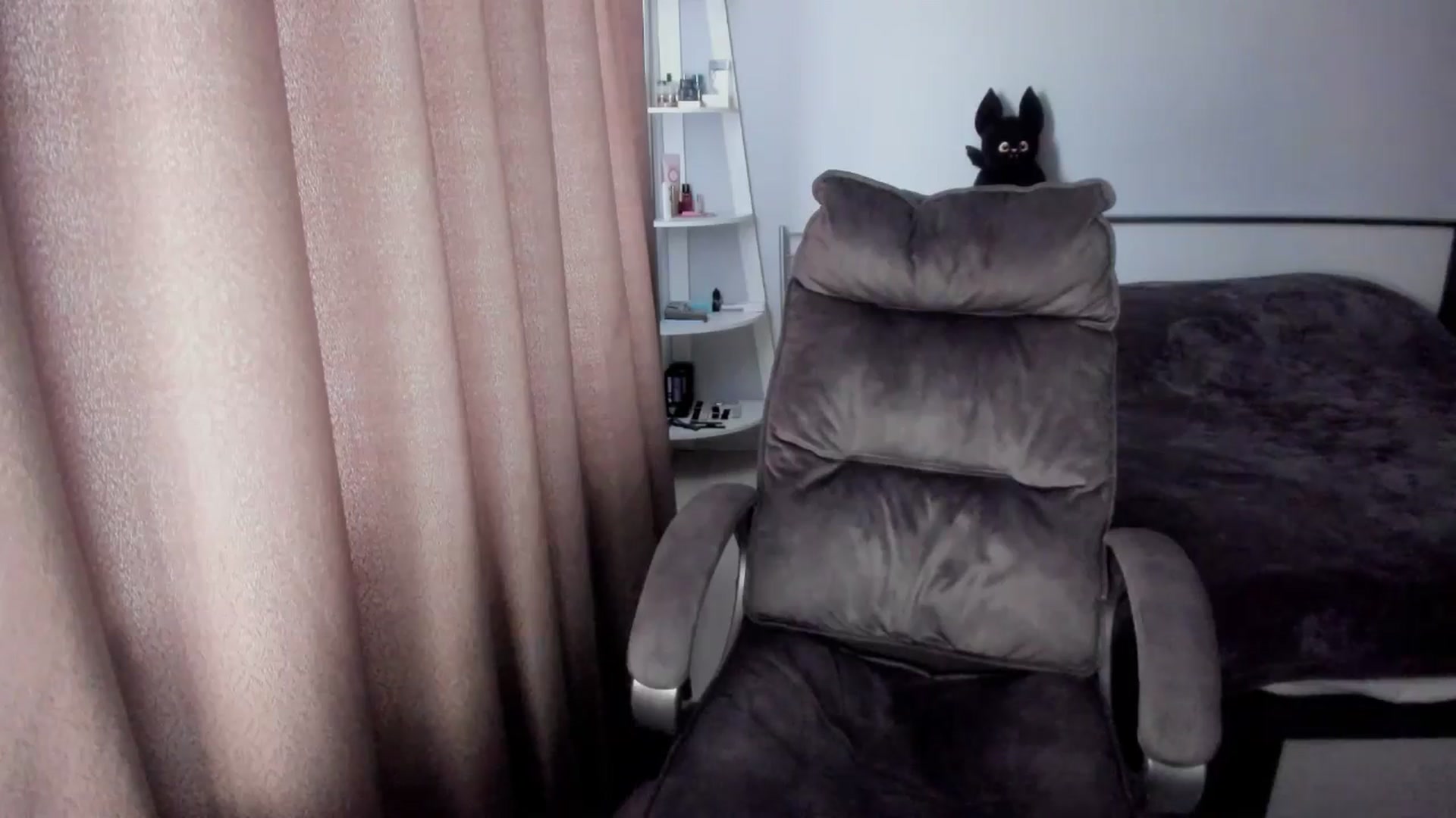 Gallery image thumbnail from Iam_Sasha's myfreecams stream on, 11/09/2025, 12:35 image 14 of 20