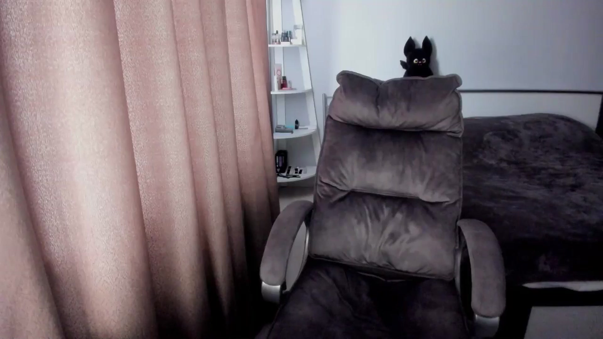 Gallery image thumbnail from Iam_Sasha's myfreecams stream on, 11/09/2025, 12:35 image 13 of 20