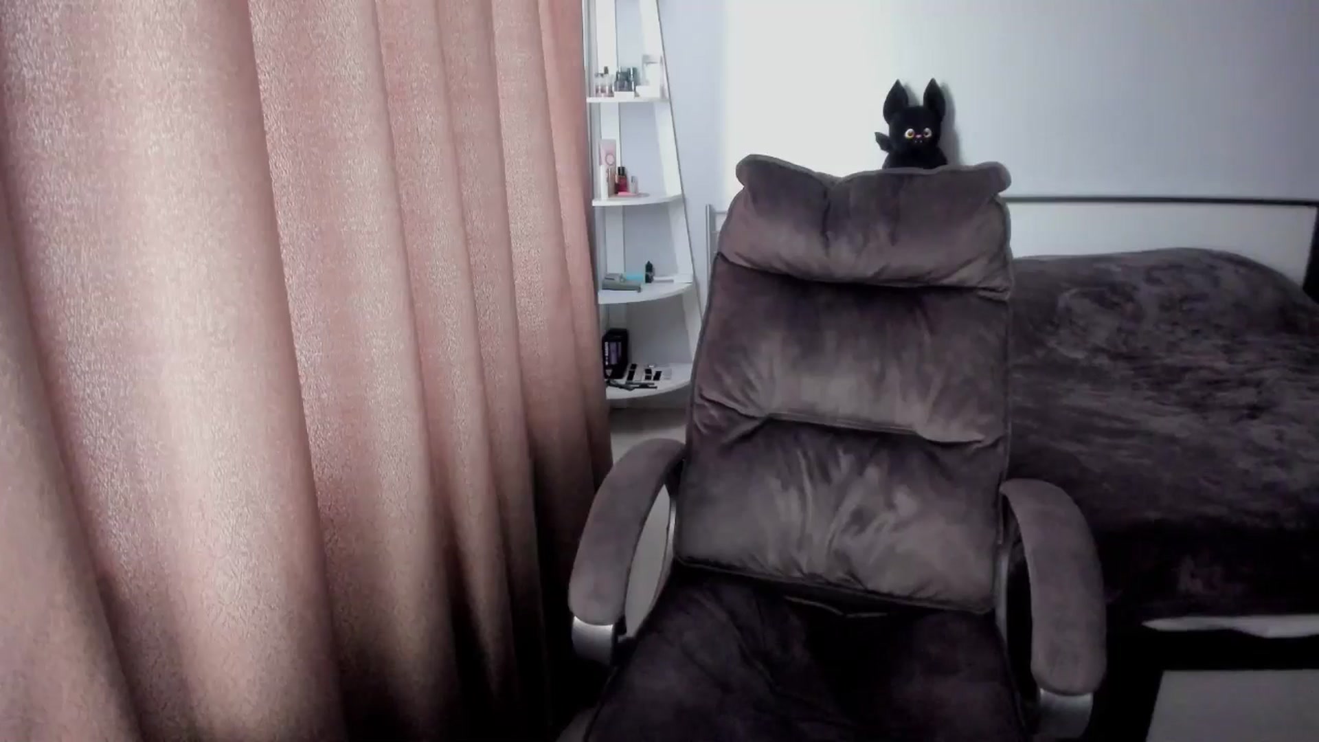 Gallery image thumbnail from Iam_Sasha's myfreecams stream on, 11/09/2025, 12:35 image 9 of 20