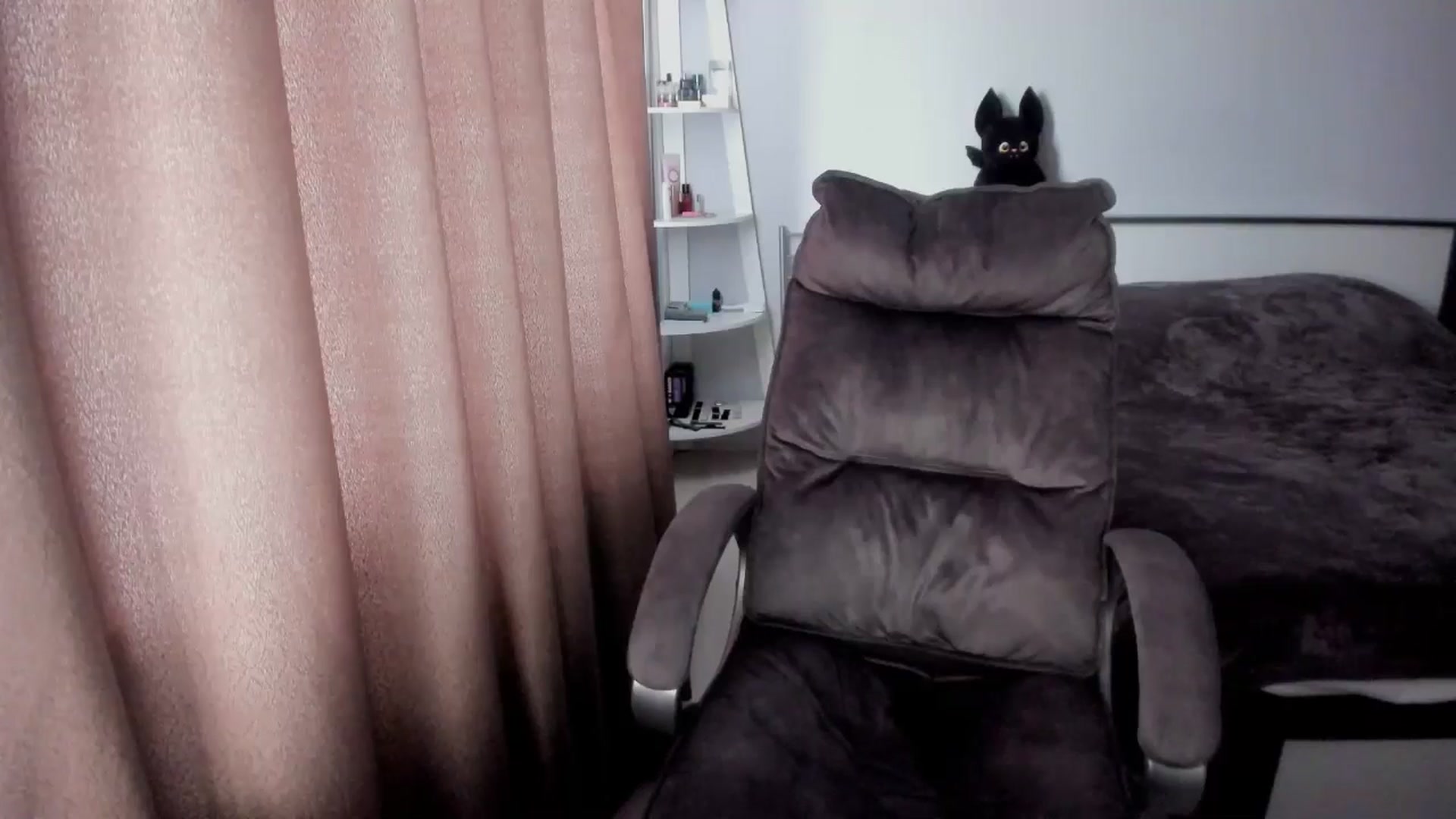 Gallery image thumbnail from Iam_Sasha's myfreecams stream on, 11/09/2025, 12:35 image 12 of 20