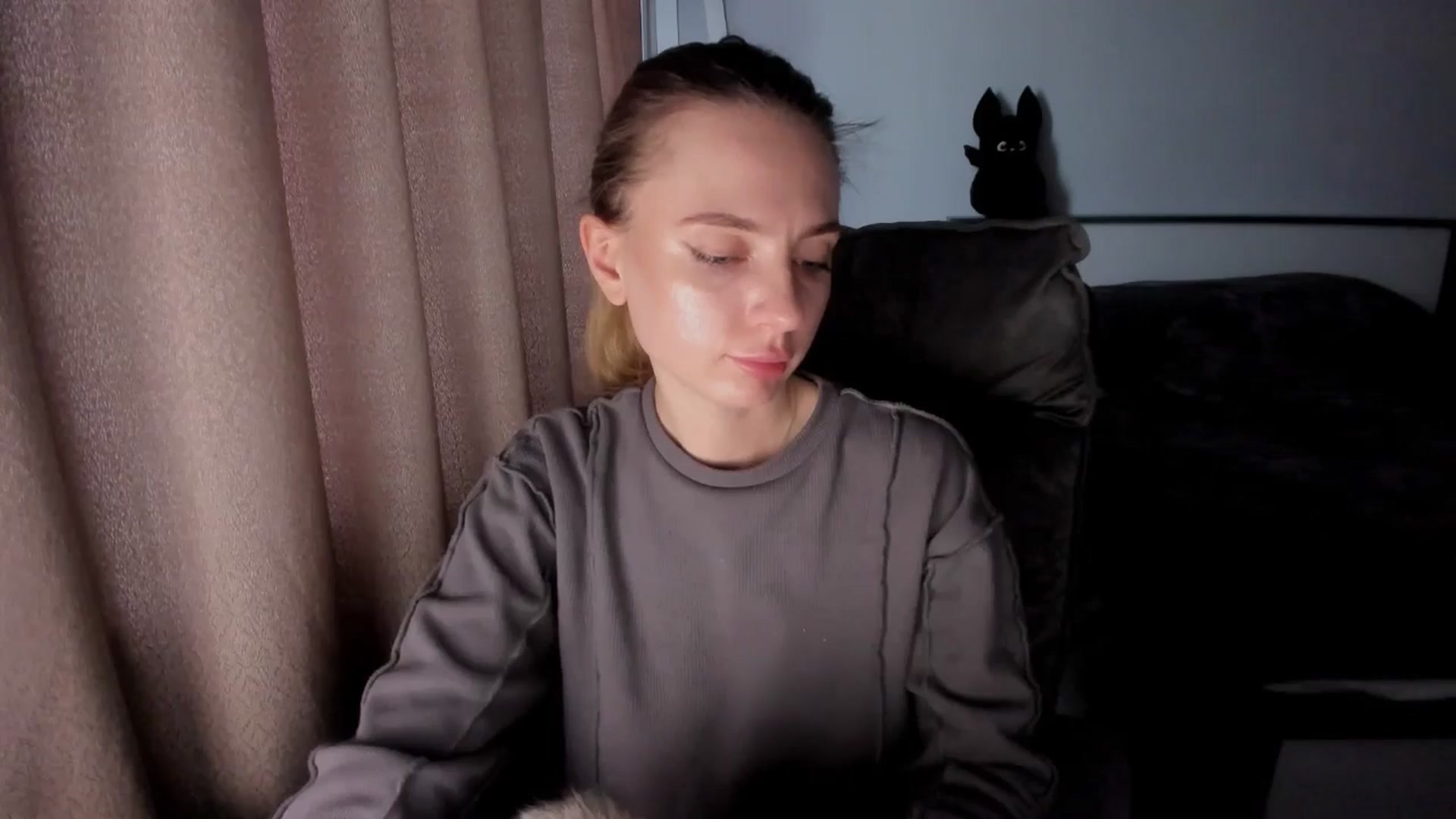 Gallery image thumbnail from Iam_Sasha's myfreecams stream on, 11/09/2025, 12:35 image 19 of 20
