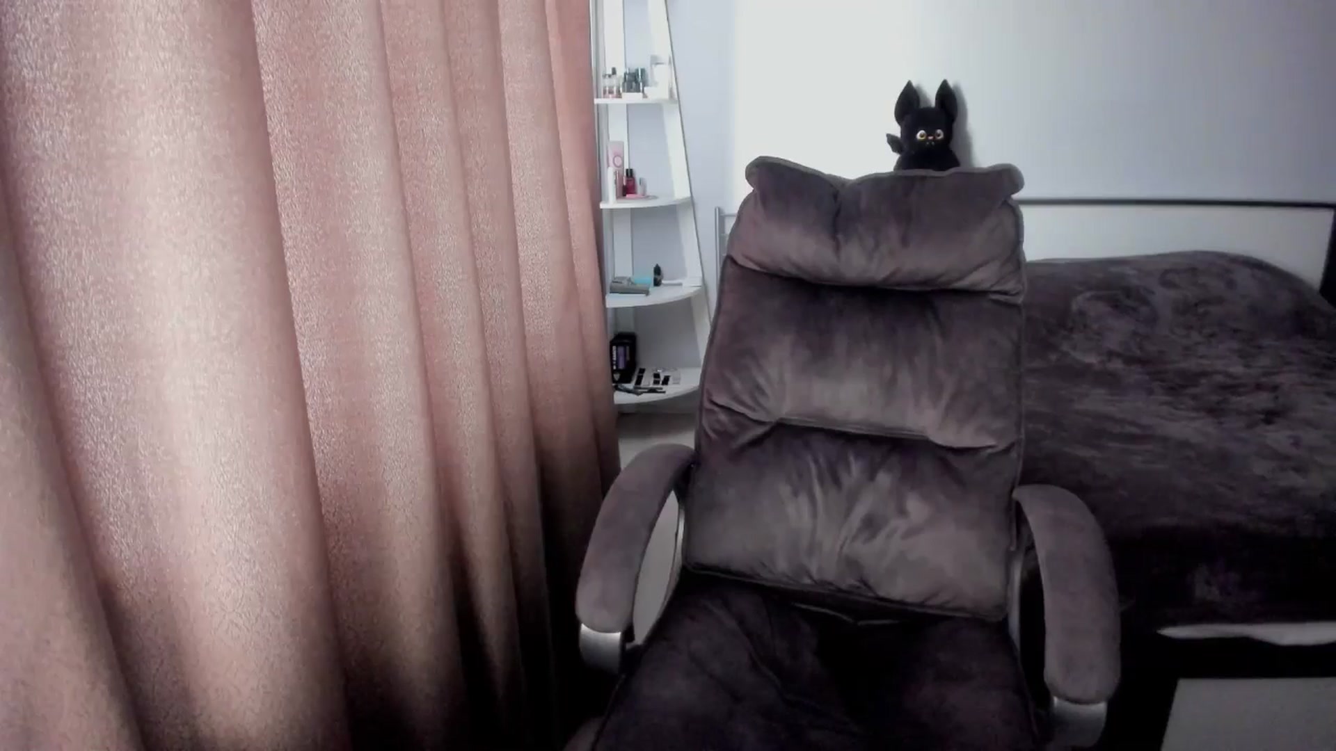 Gallery image thumbnail from Iam_Sasha's myfreecams stream on, 11/09/2025, 12:35 image 10 of 20