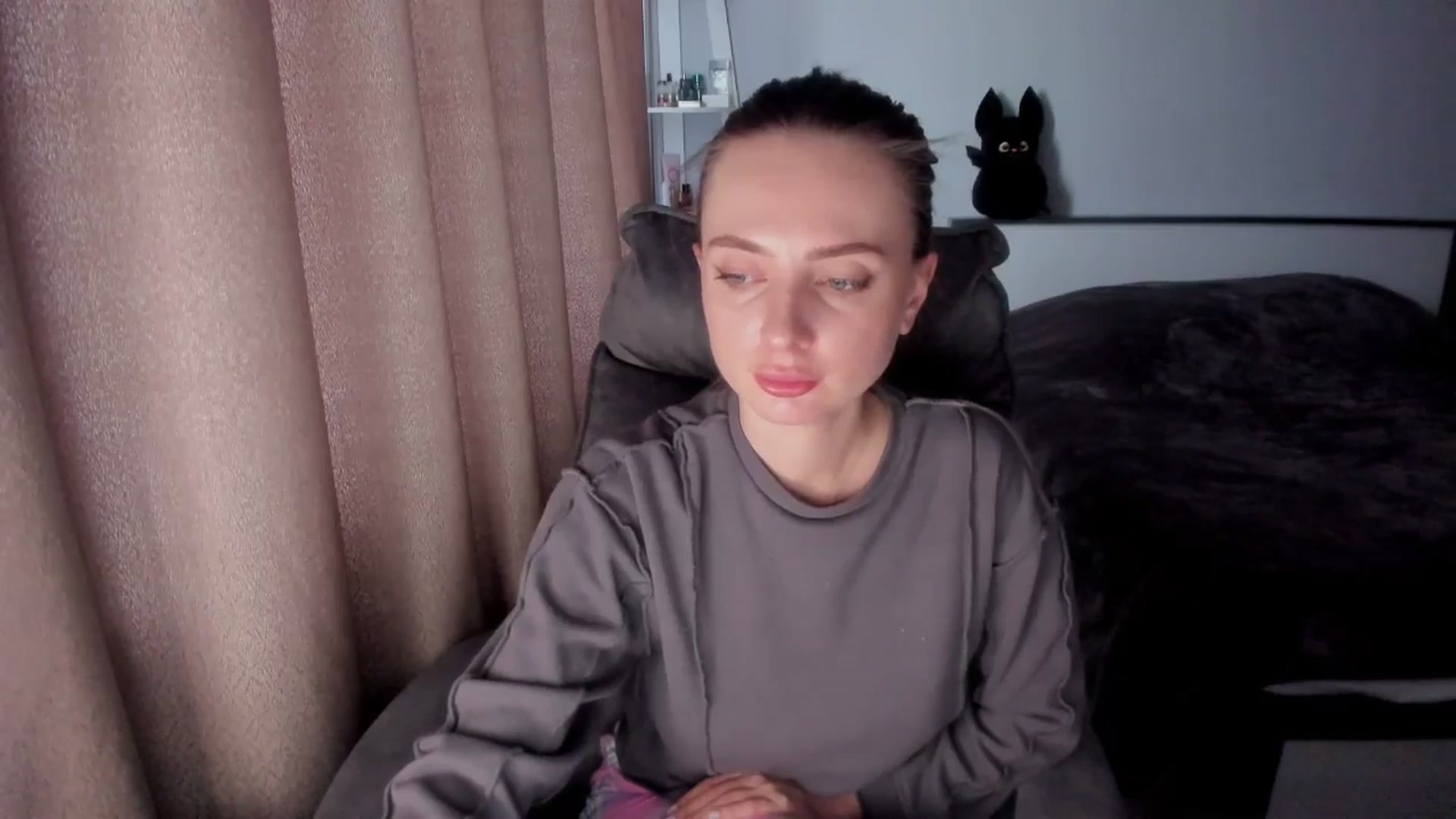 Gallery image thumbnail from Iam_Sasha's myfreecams stream on, 11/09/2025, 12:35 image 4 of 20