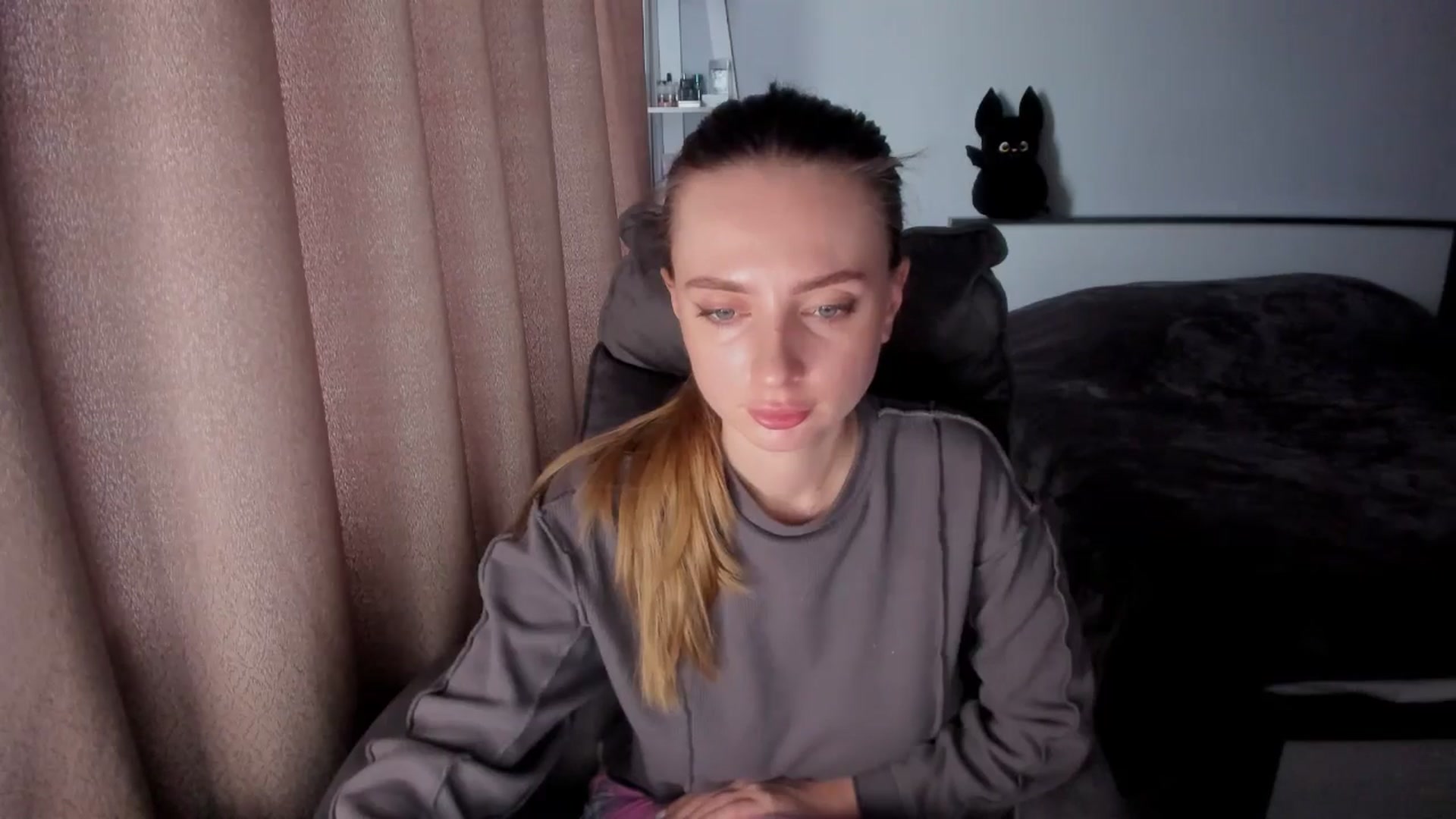 Gallery image thumbnail from Iam_Sasha's myfreecams stream on, 11/09/2025, 12:35 image 6 of 20