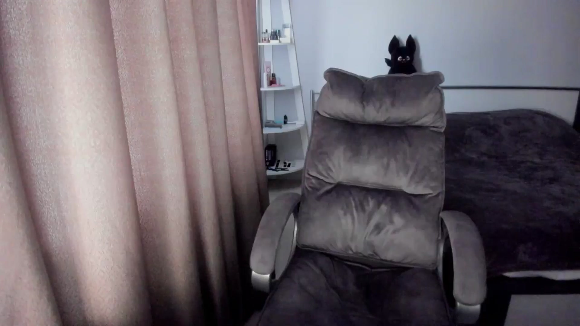Gallery image thumbnail from Iam_Sasha's myfreecams stream on, 11/09/2025, 12:35 image 15 of 20