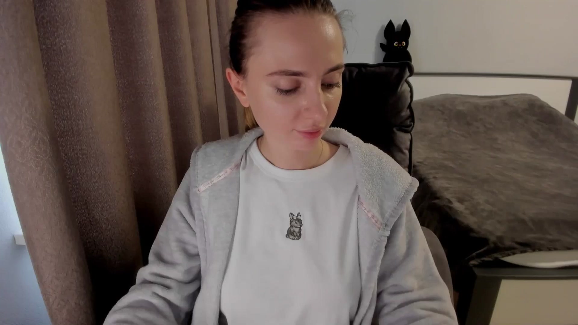 Gallery image thumbnail from Iam_Sasha's myfreecams stream on, 11/12/2025, 10:50 image 18 of 20