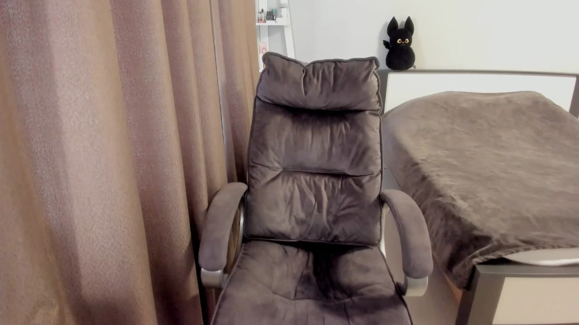 Gallery image thumbnail from Iam_Sasha's myfreecams stream on, 11/12/2025, 10:50 image 1 of 20