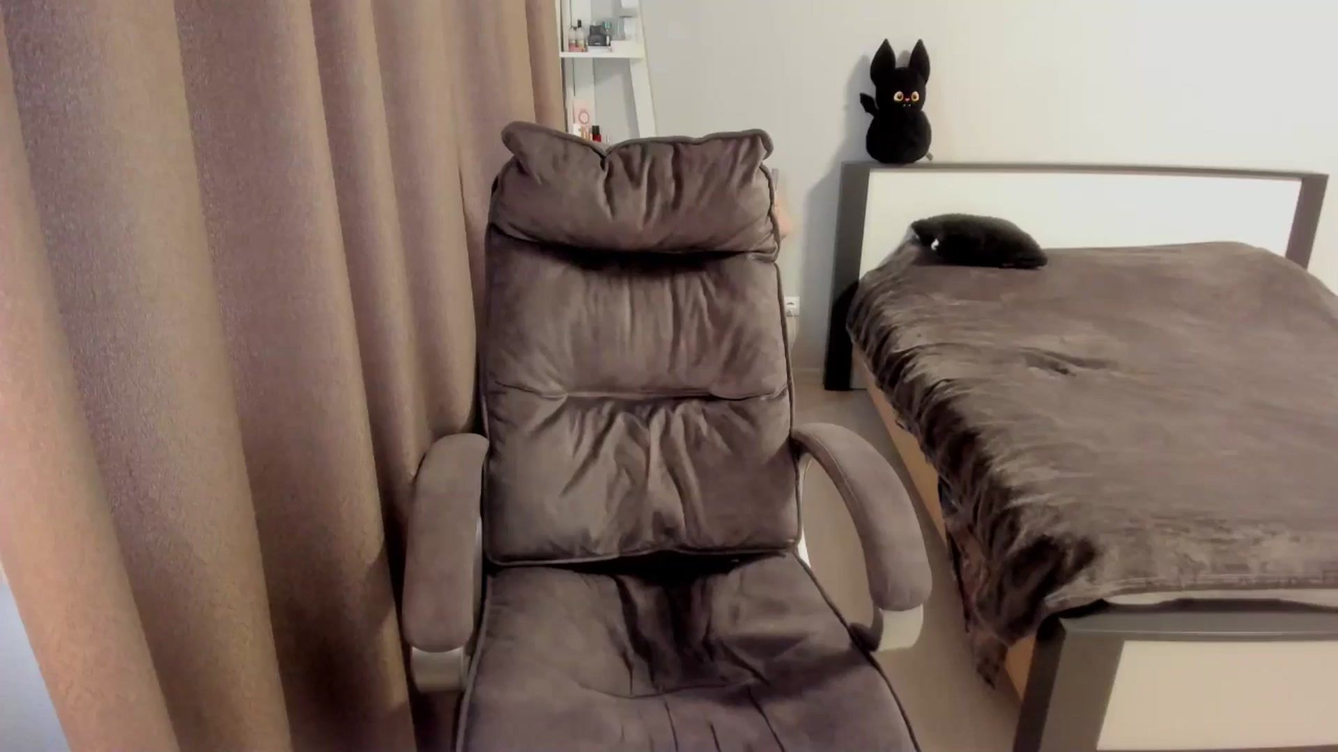 Gallery image thumbnail from Iam_Sasha's myfreecams stream on, 11/13/2025, 12:11 image 18 of 20