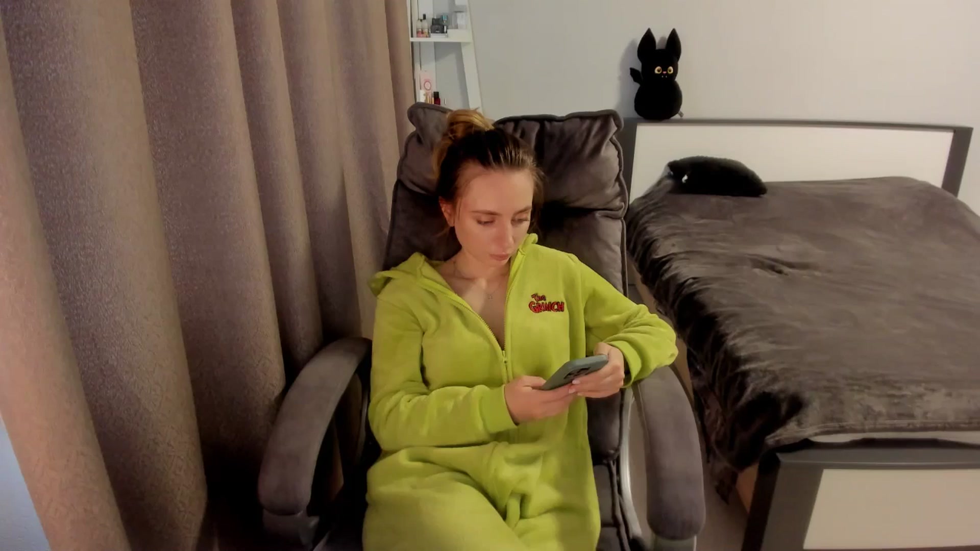 Gallery image thumbnail from Iam_Sasha's myfreecams stream on, 11/13/2025, 12:11 image 20 of 20
