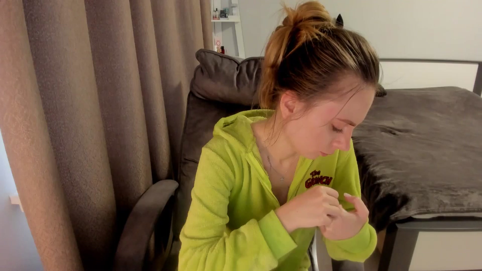Gallery image thumbnail from Iam_Sasha's myfreecams stream on, 11/13/2025, 13:00 image 11 of 20