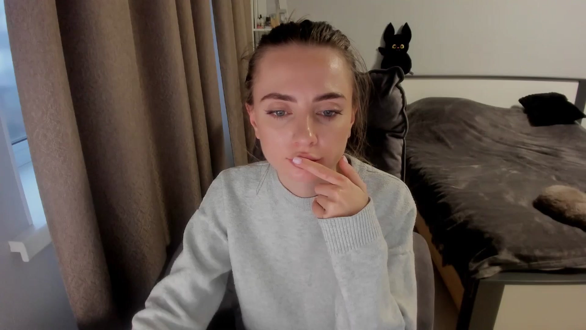 Gallery image thumbnail from Iam_Sasha's myfreecams stream on, 11/15/2025, 13:23 image 14 of 20