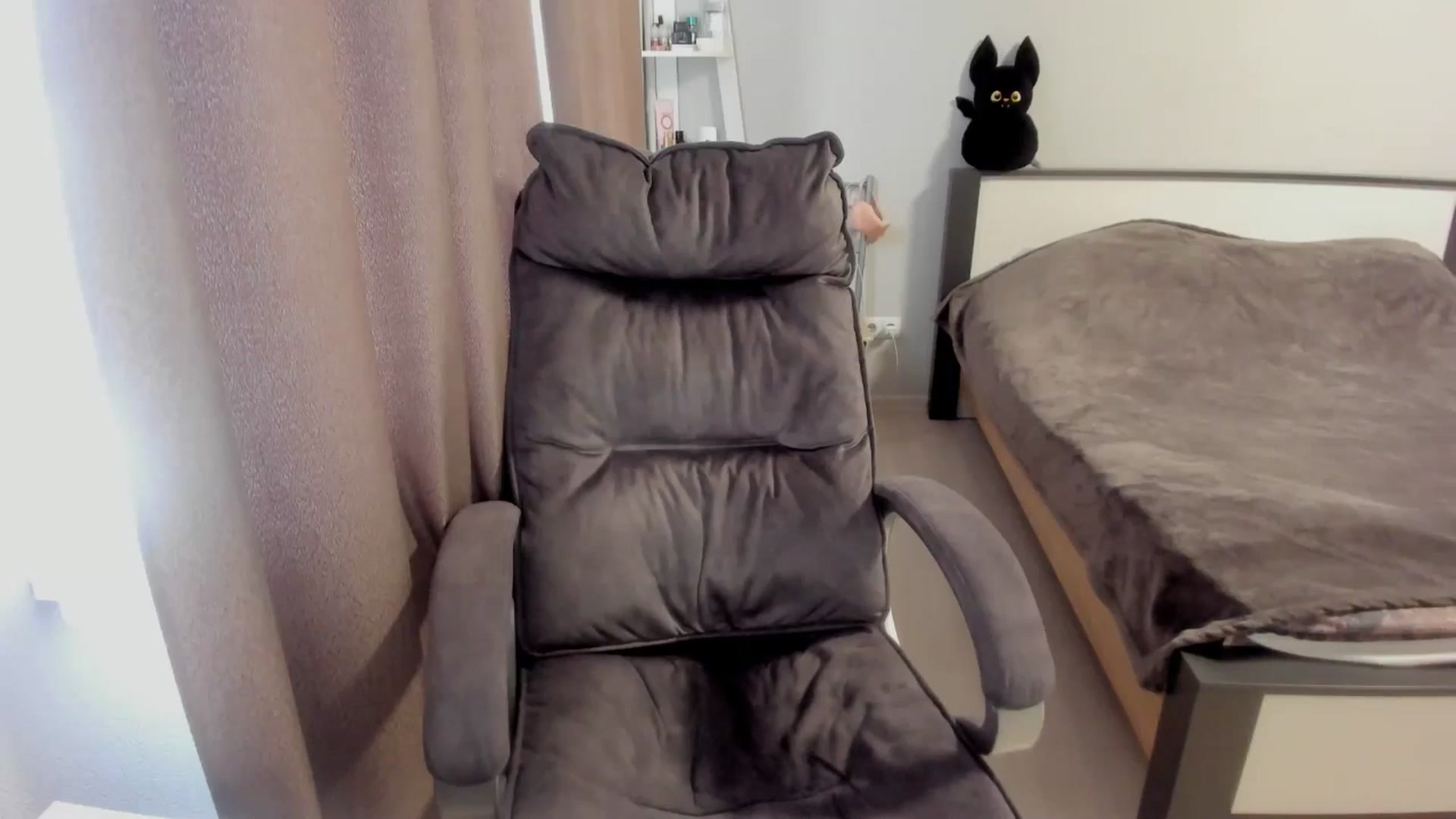 Gallery image thumbnail from Iam_Sasha's myfreecams stream on, 11/16/2025, 10:00 image 14 of 20