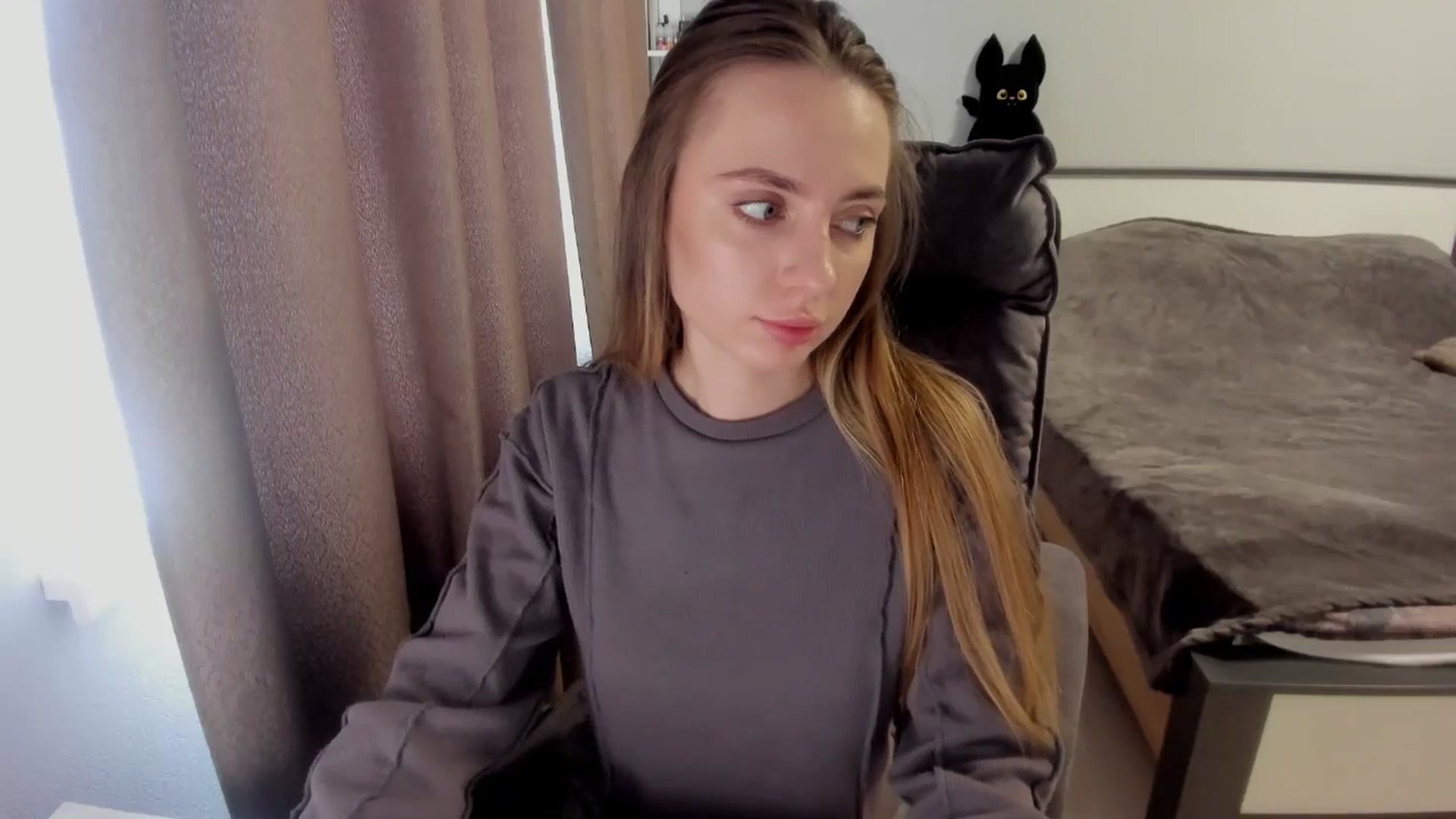 Gallery image thumbnail from Iam_Sasha's myfreecams stream on, 11/16/2025, 10:43 image 9 of 20