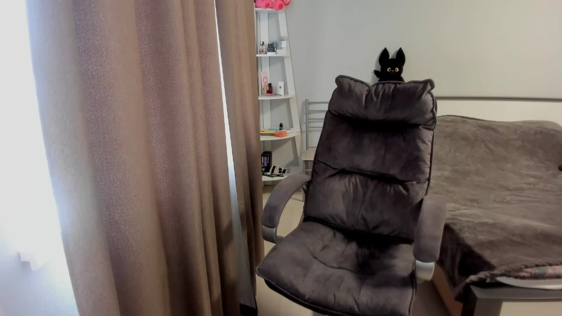 Gallery image thumbnail from Iam_Sasha's myfreecams stream on, 11/16/2025, 10:43 image 3 of 20
