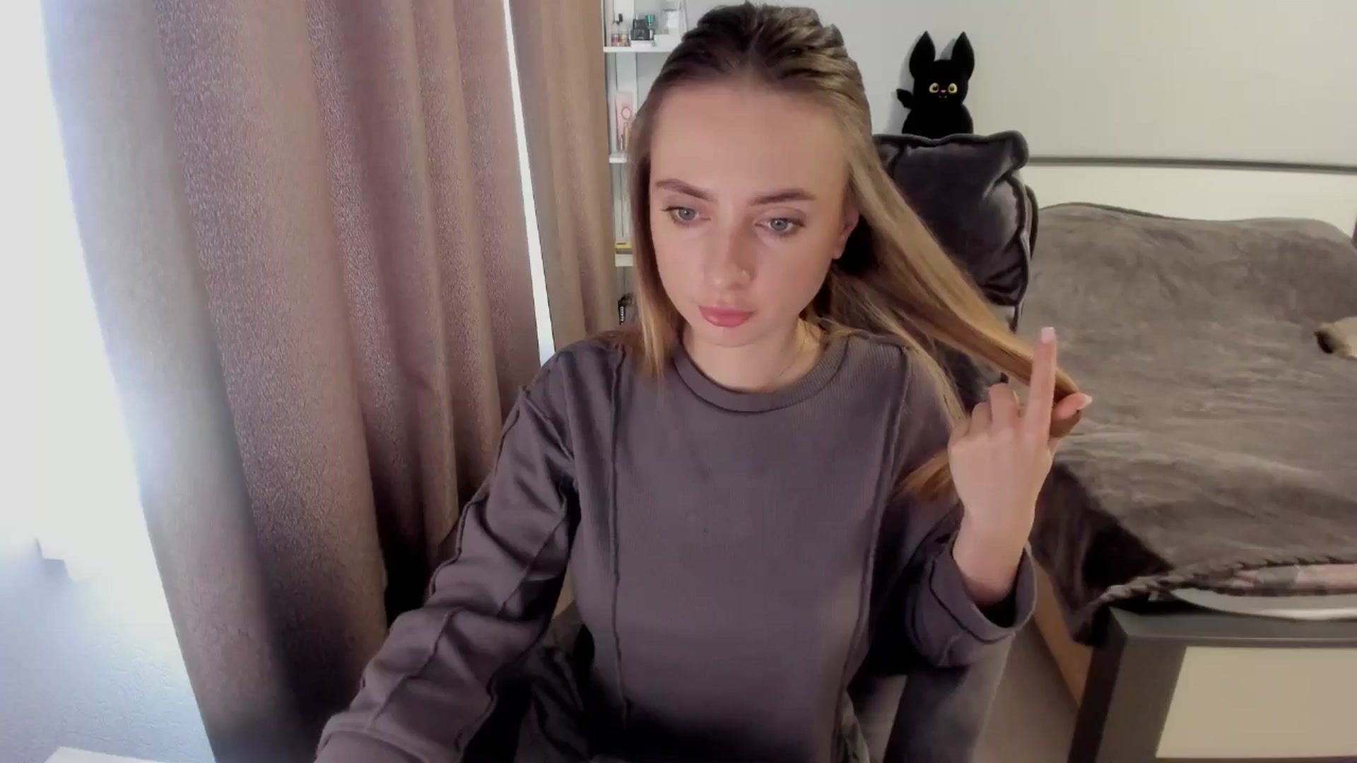 Gallery image thumbnail from Iam_Sasha's myfreecams stream on, 11/16/2025, 10:43 image 13 of 20