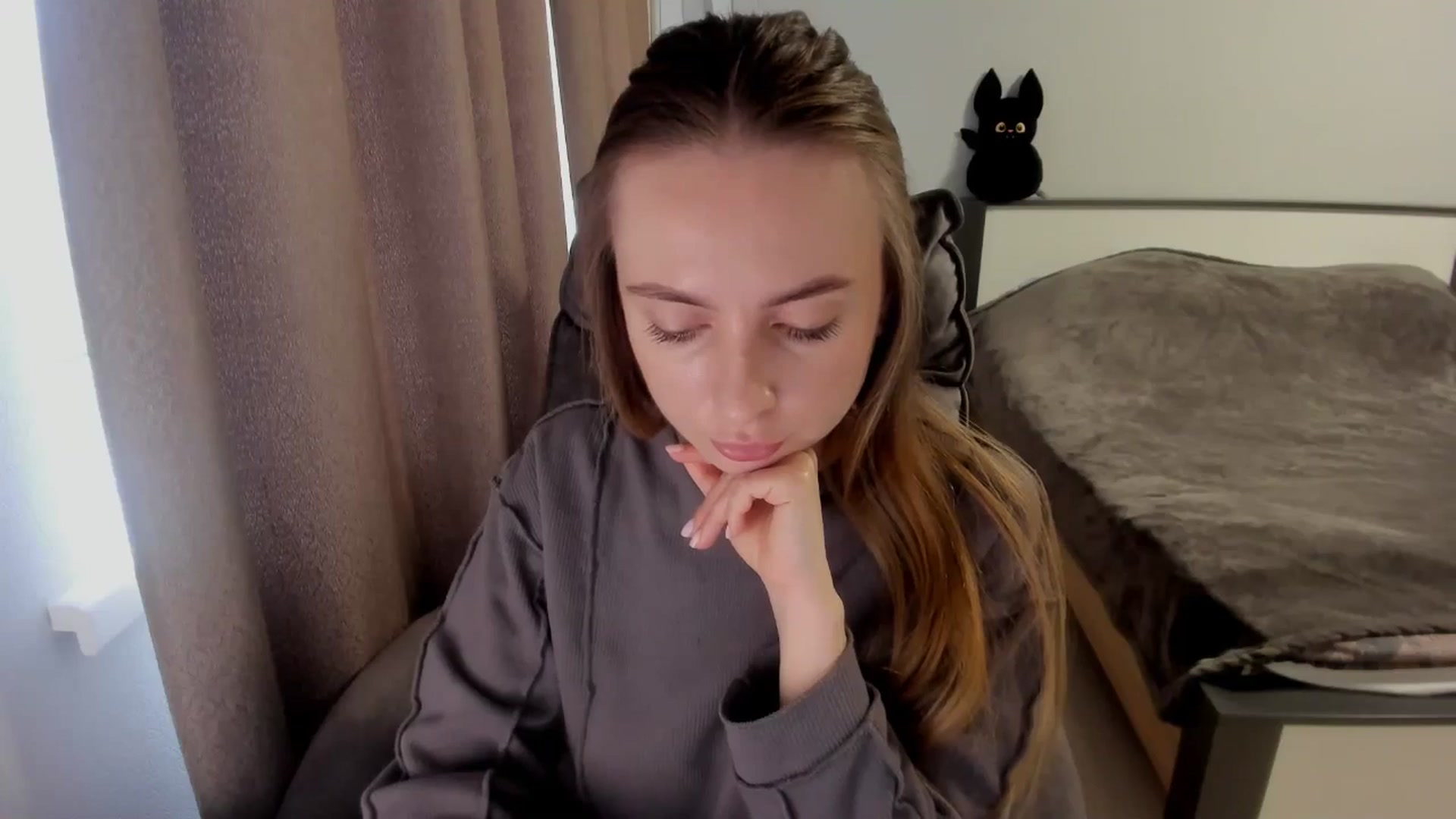 Gallery image thumbnail from Iam_Sasha's myfreecams stream on, 11/16/2025, 12:01 image 14 of 20