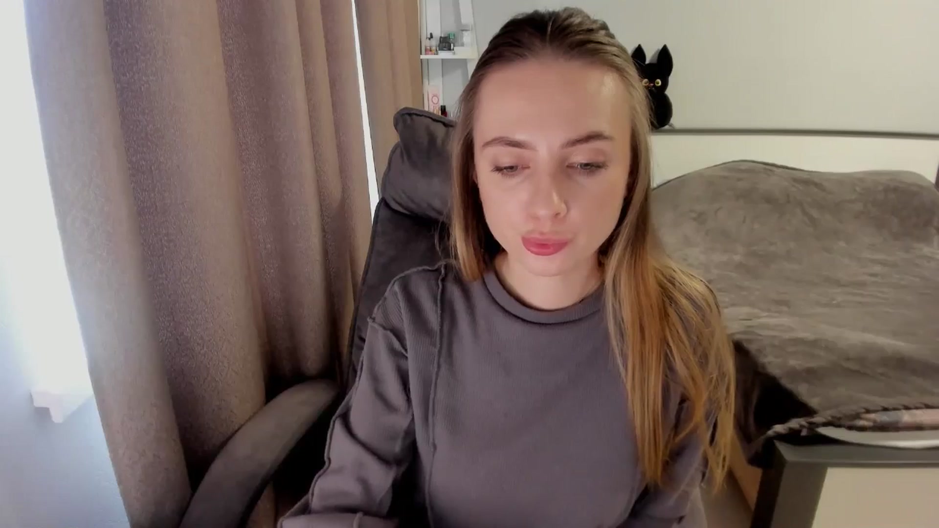 Gallery image thumbnail from Iam_Sasha's myfreecams stream on, 11/16/2025, 12:01 image 16 of 20