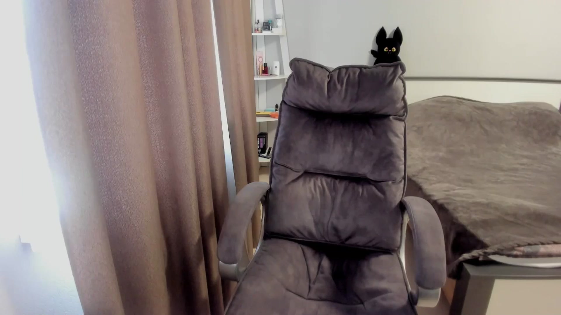 Gallery image thumbnail from Iam_Sasha's myfreecams stream on, 11/16/2025, 12:01 image 4 of 20