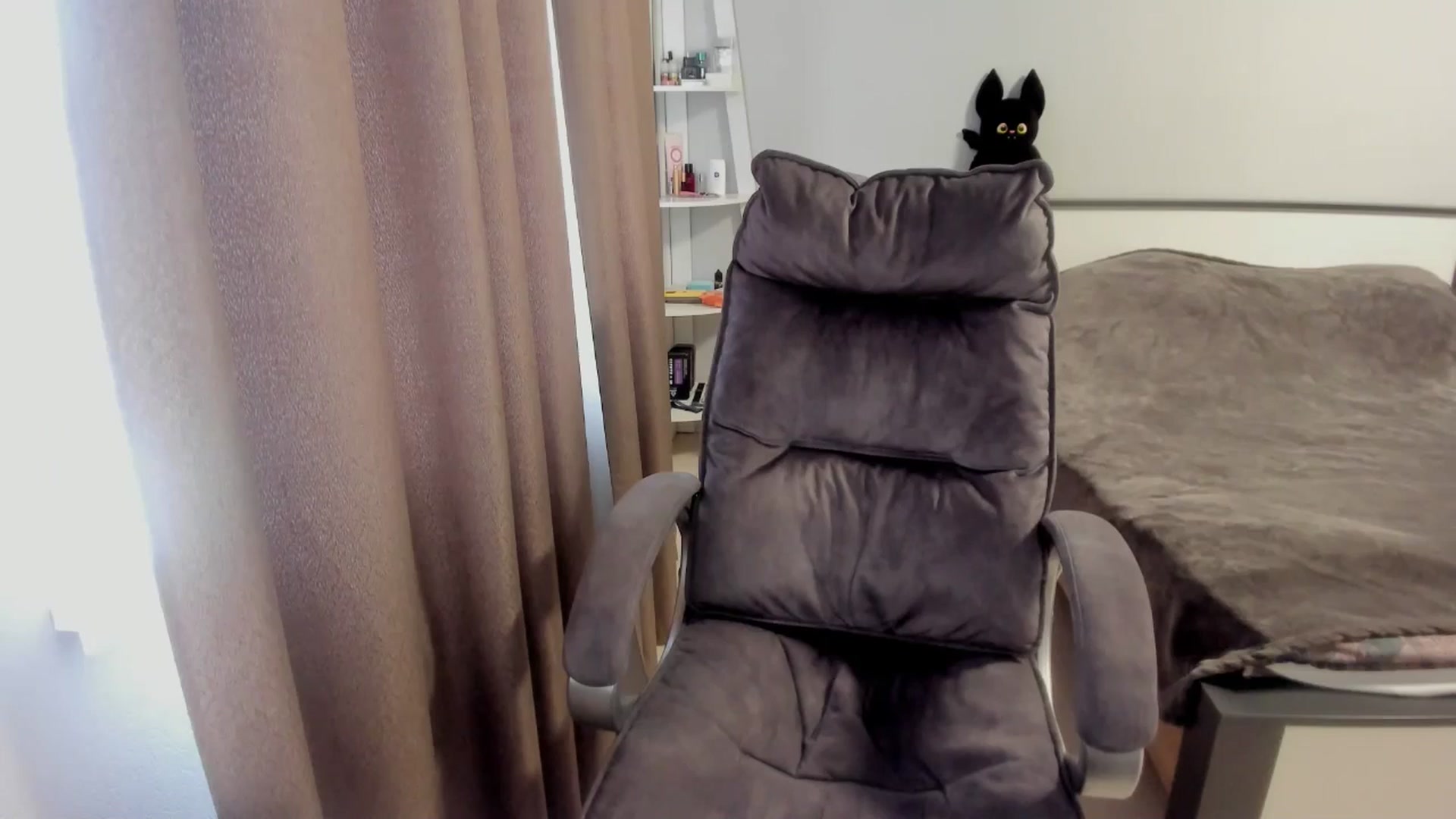 Gallery image thumbnail from Iam_Sasha's myfreecams stream on, 11/16/2025, 12:01 image 5 of 20