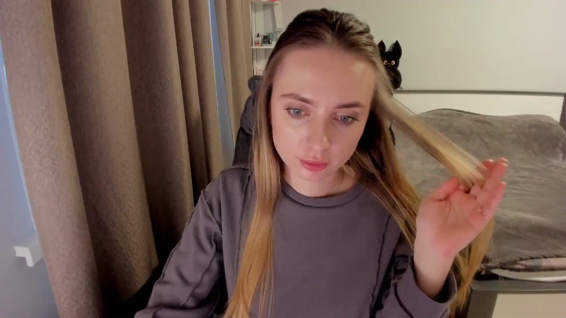 Gallery image thumbnail from Iam_Sasha's myfreecams stream on, 11/16/2025, 13:57 image 4 of 20
