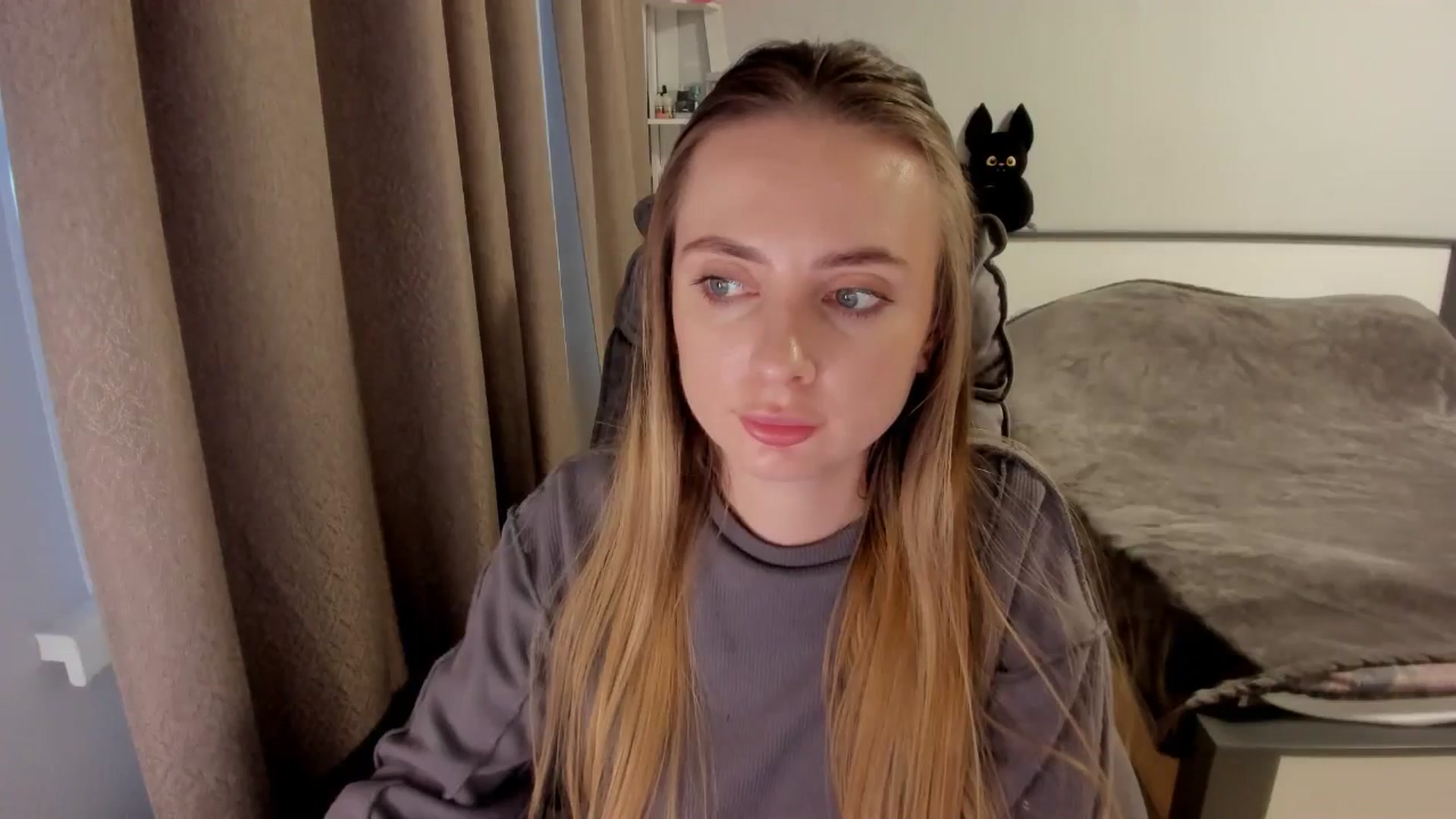 Gallery image thumbnail from Iam_Sasha's myfreecams stream on, 11/16/2025, 13:57 image 9 of 20