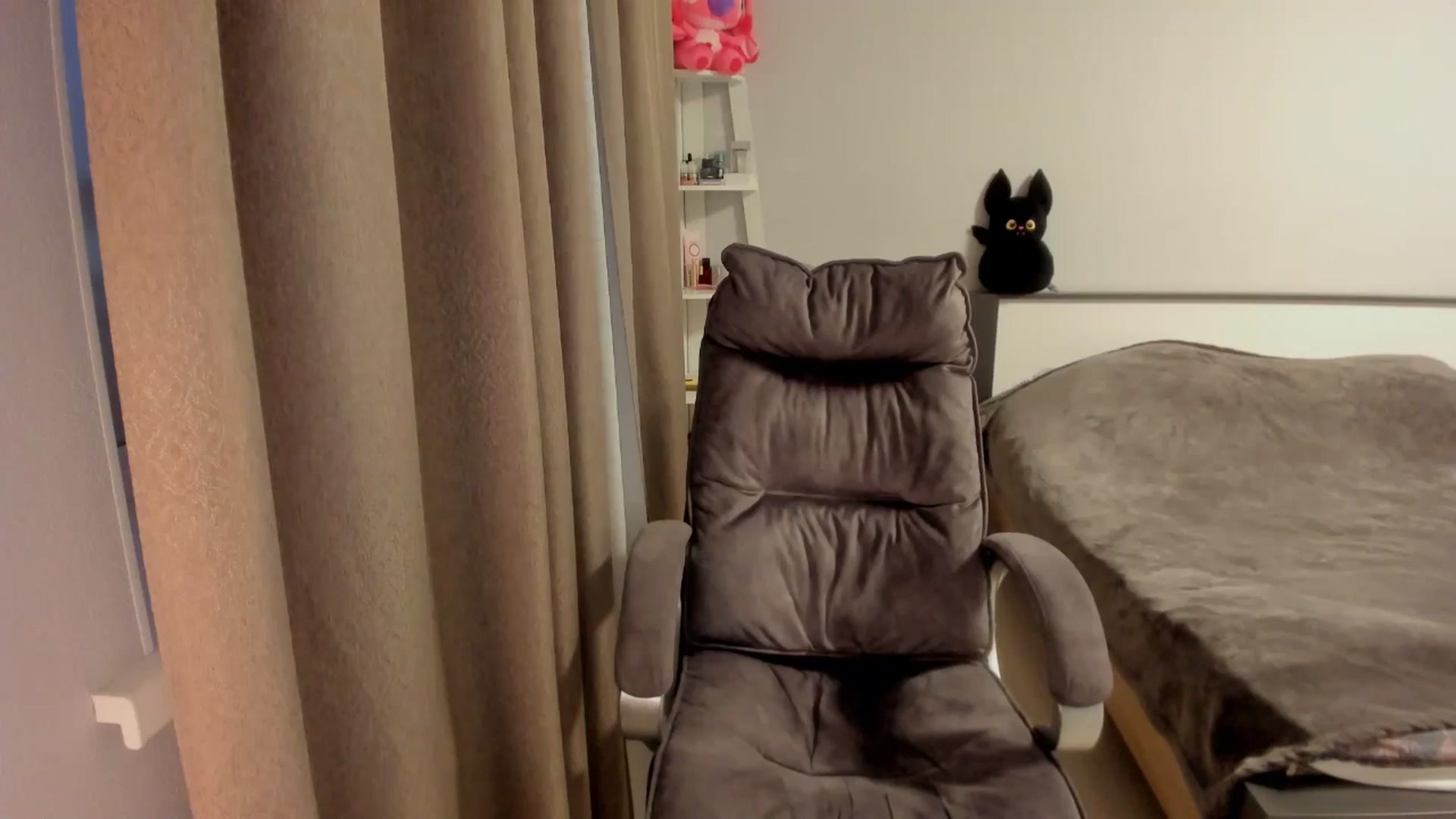 Gallery image thumbnail from Iam_Sasha's myfreecams stream on, 11/16/2025, 14:49 image 8 of 20