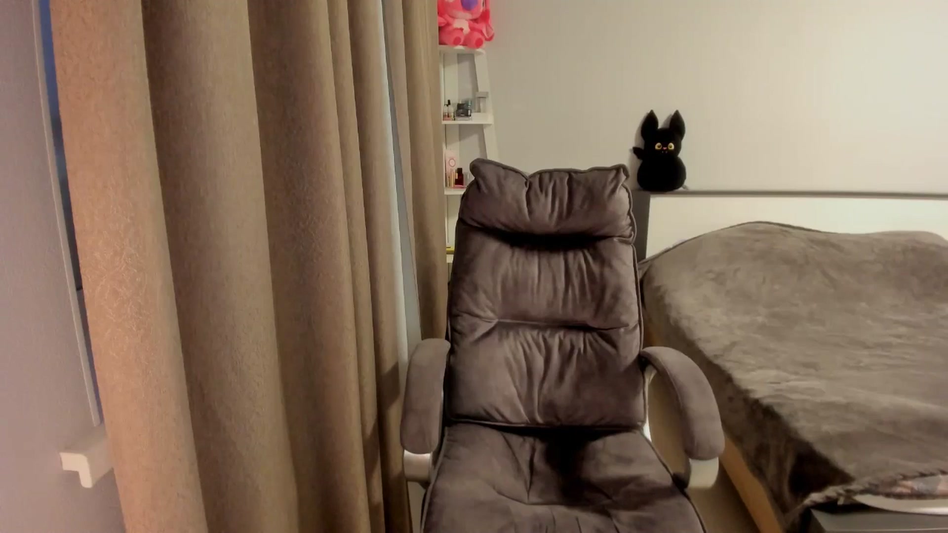Gallery image thumbnail from Iam_Sasha's myfreecams stream on, 11/16/2025, 14:49 image 9 of 20