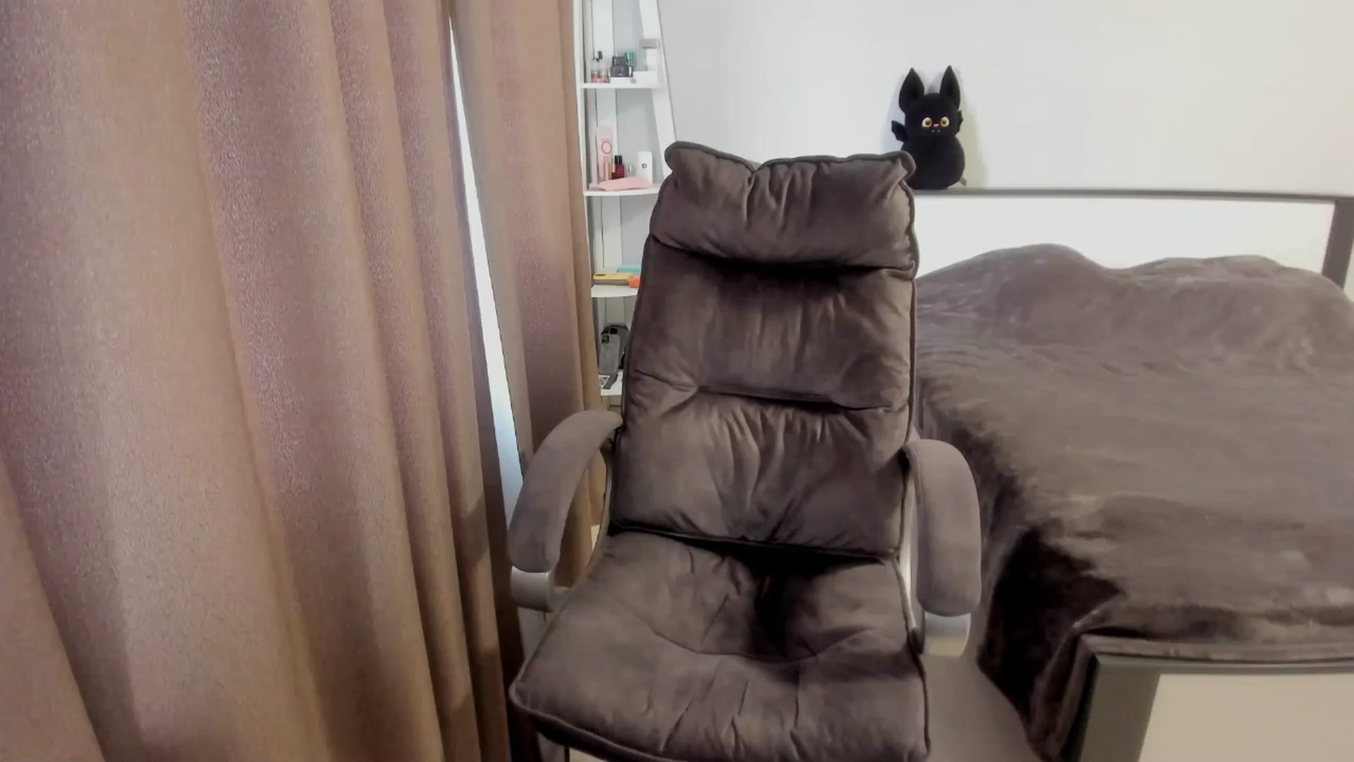 Gallery image thumbnail from Iam_Sasha's myfreecams stream on, 11/24/2025, 10:50 image 8 of 20