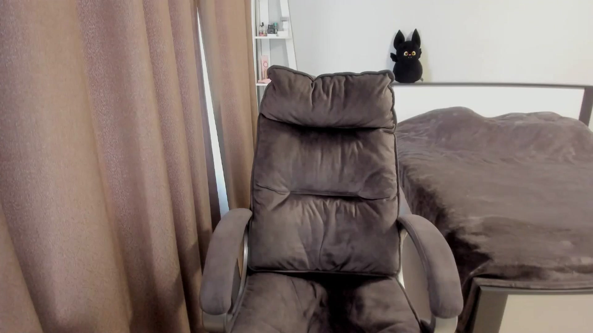 Gallery image thumbnail from Iam_Sasha's myfreecams stream on, 11/24/2025, 10:50 image 2 of 20
