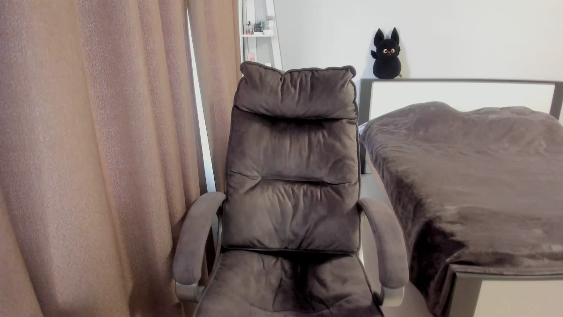 Gallery image thumbnail from Iam_Sasha's myfreecams stream on, 11/24/2025, 10:50 image 6 of 20