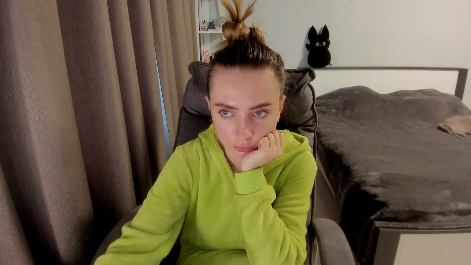 Gallery image thumbnail from Iam_Sasha's myfreecams stream on, 11/24/2025, 14:00 image 10 of 20
