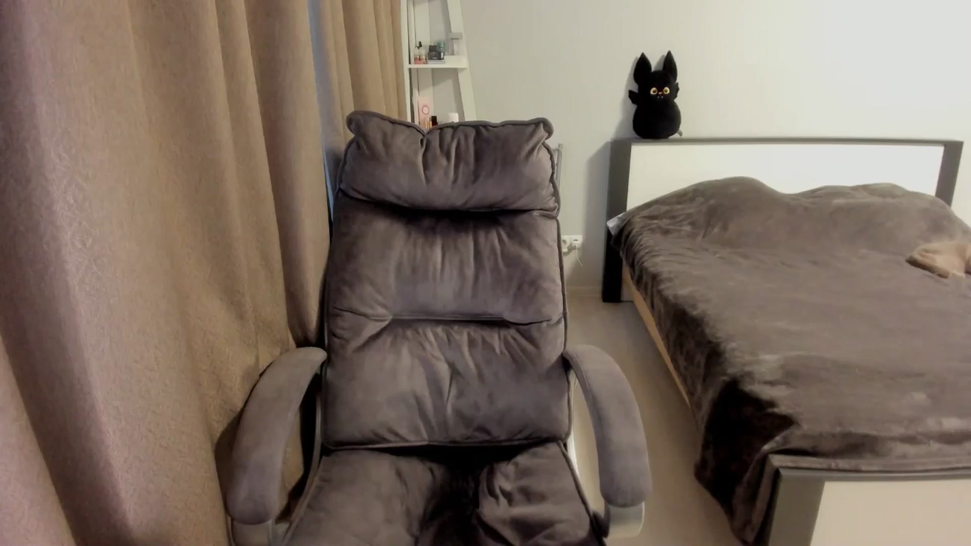 Gallery image thumbnail from Iam_Sasha's myfreecams stream on, 11/24/2025, 14:00 image 17 of 20
