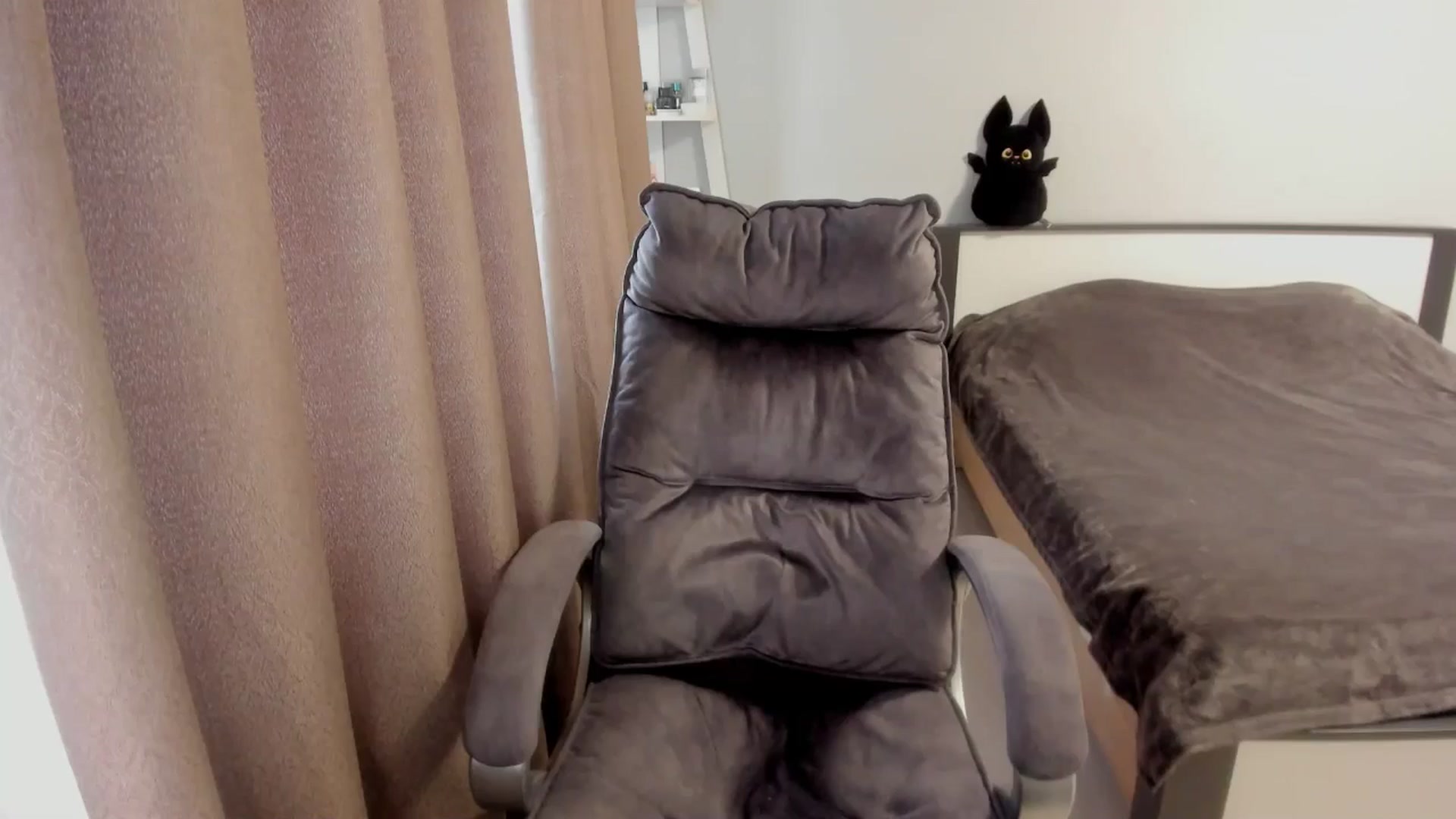 Gallery image thumbnail from Iam_Sasha's myfreecams stream on, 11/28/2025, 10:14 image 18 of 20