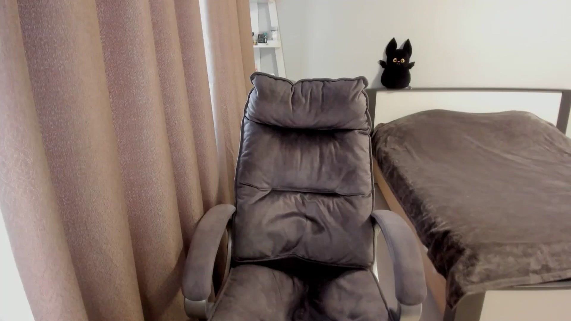 Gallery image thumbnail from Iam_Sasha's myfreecams stream on, 11/28/2025, 10:14 image 16 of 20