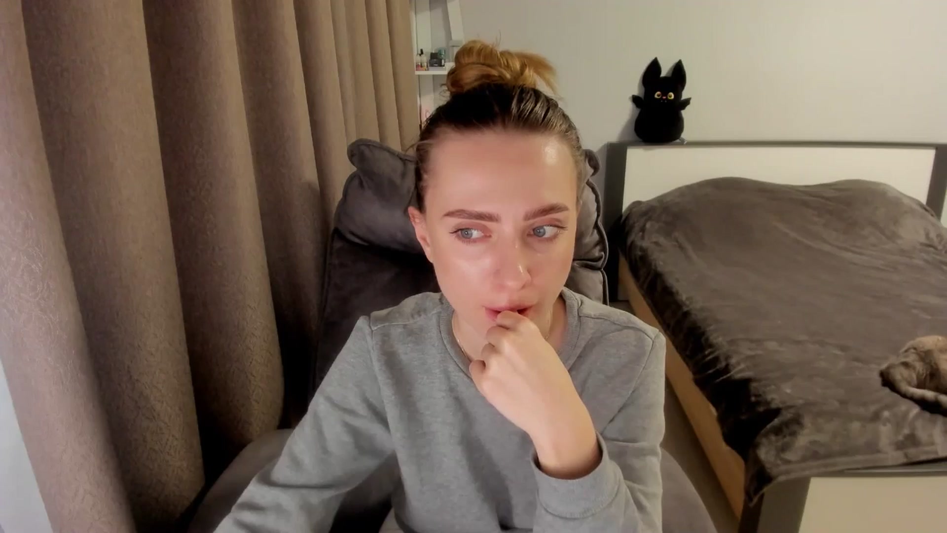 Gallery image thumbnail from Iam_Sasha's myfreecams stream on, 11/28/2025, 13:12 image 16 of 20