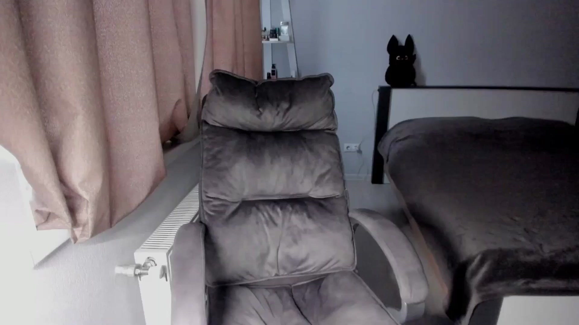 Gallery image thumbnail from Iam_Sasha's myfreecams stream on, 12/08/2025, 09:51 image 12 of 20